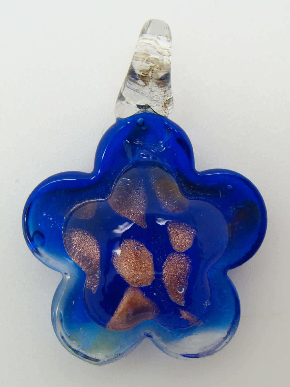 Pend-357-2 pendentif petite fleur bleu fonce dore verre lampwork