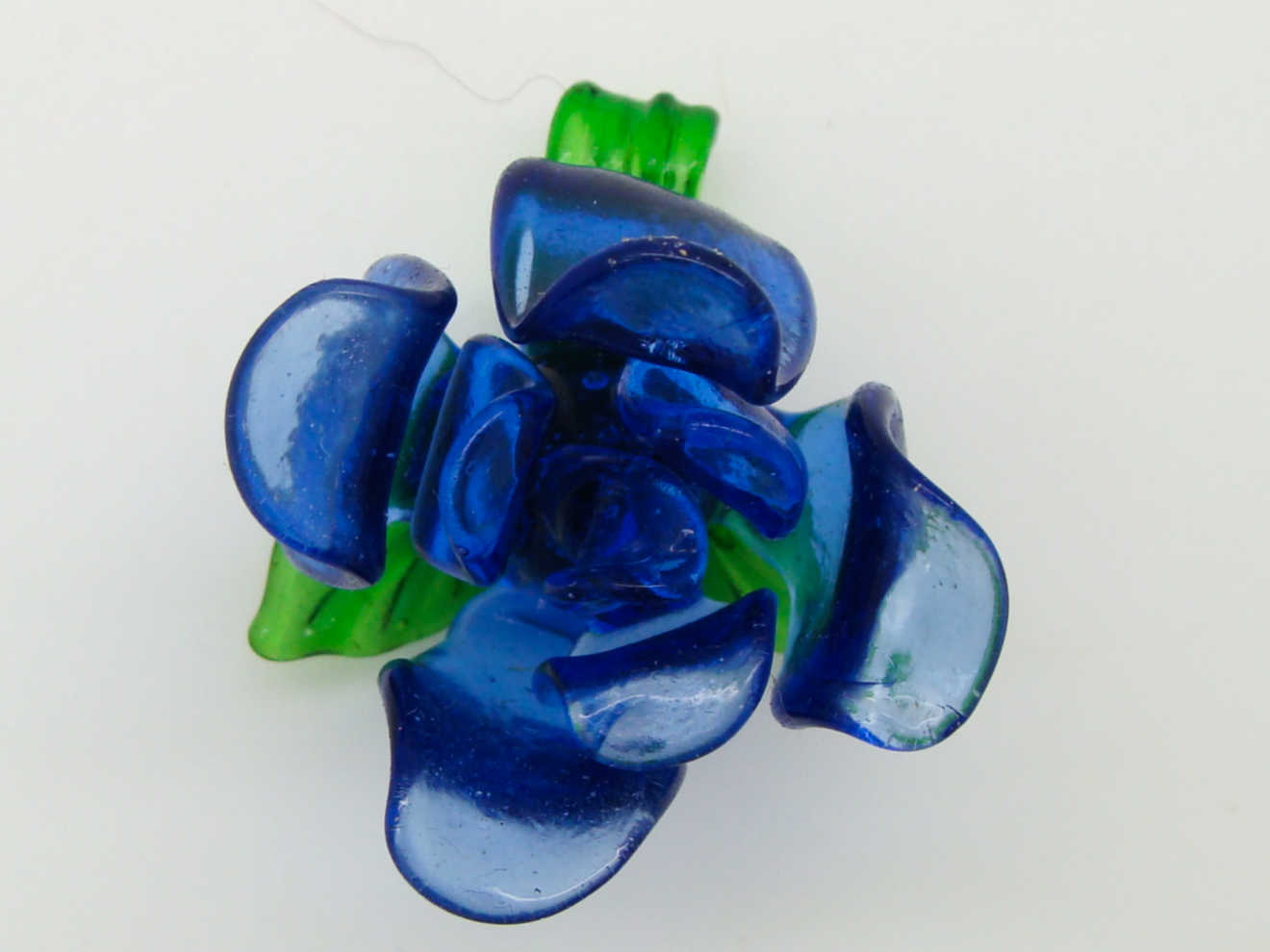 Pend-361-2 pendentif fleur 3d bleu fonce