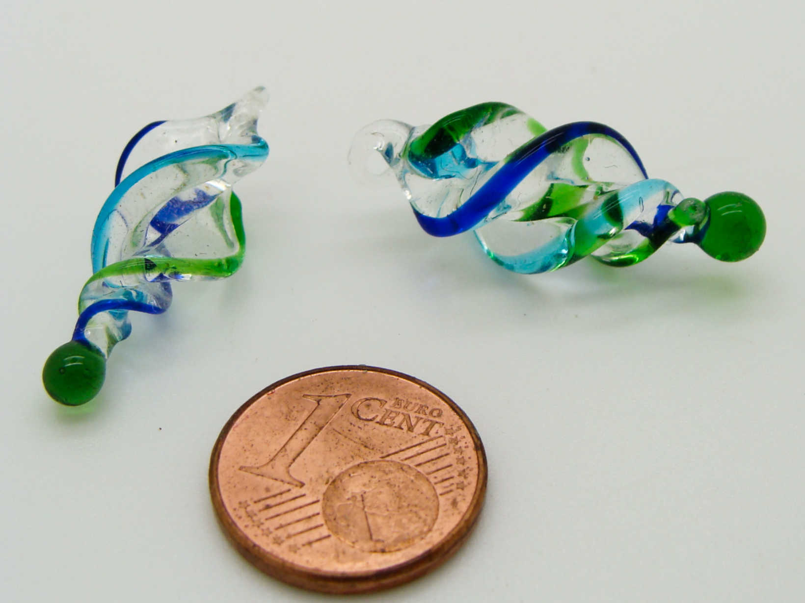 Pend-364-1 mini pendentif torsade vert bleu verre
