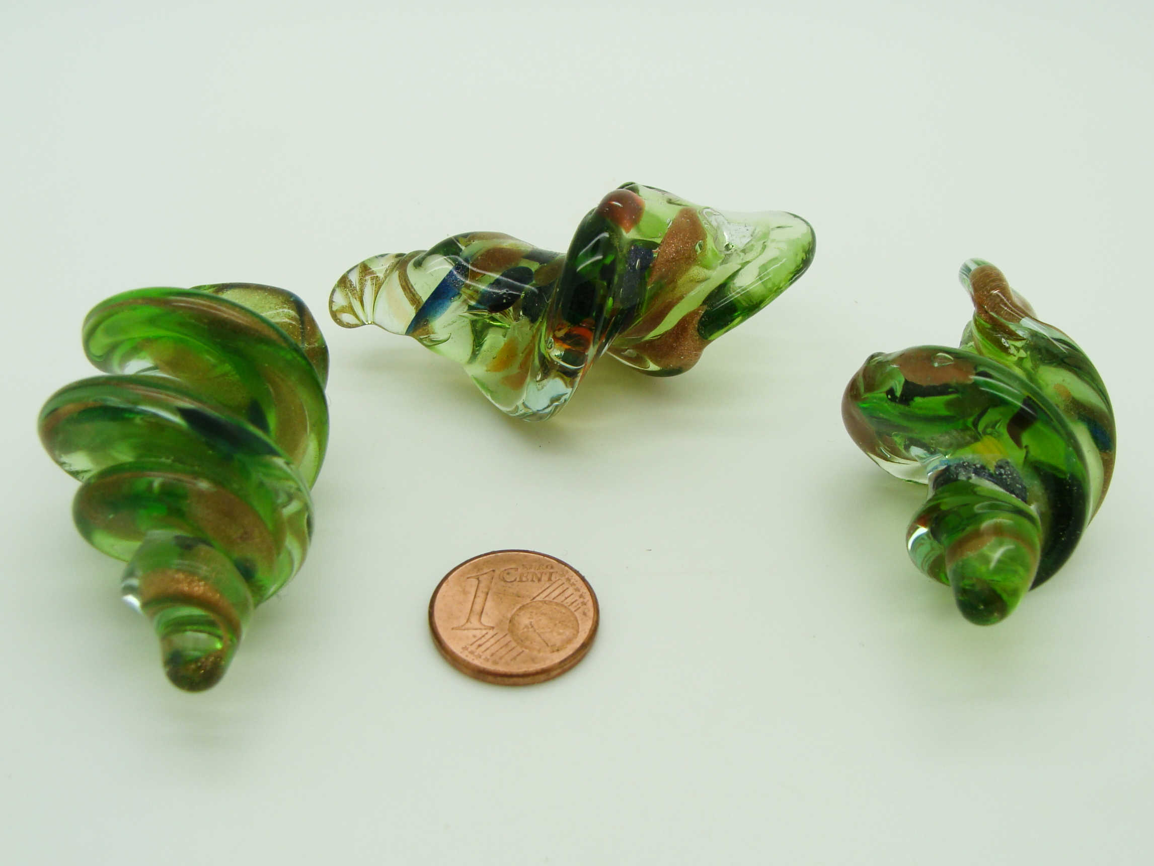 Pend-366-5 pendentif verre lampwork vrille vert