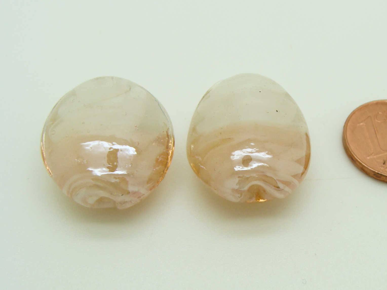 PV39 perle ovale beige volute blanc verre