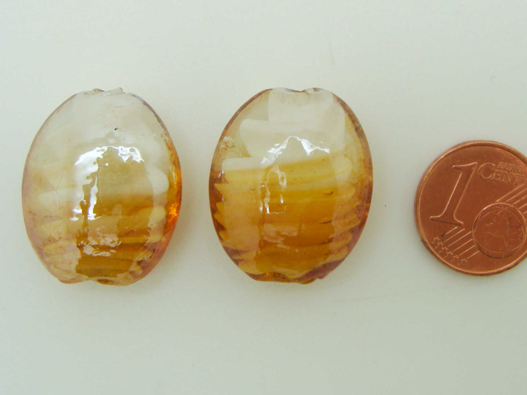 PV41 perle ovale marron volute blanc verre