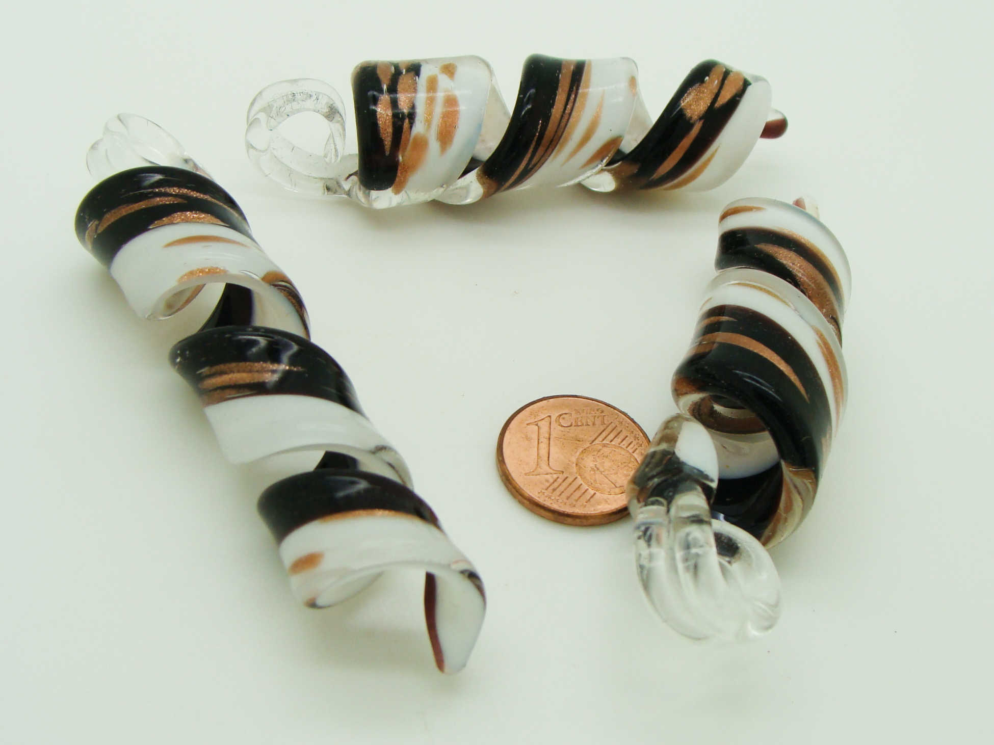 Pend-370-1 pendentif verre lampwork spirale blanc noir