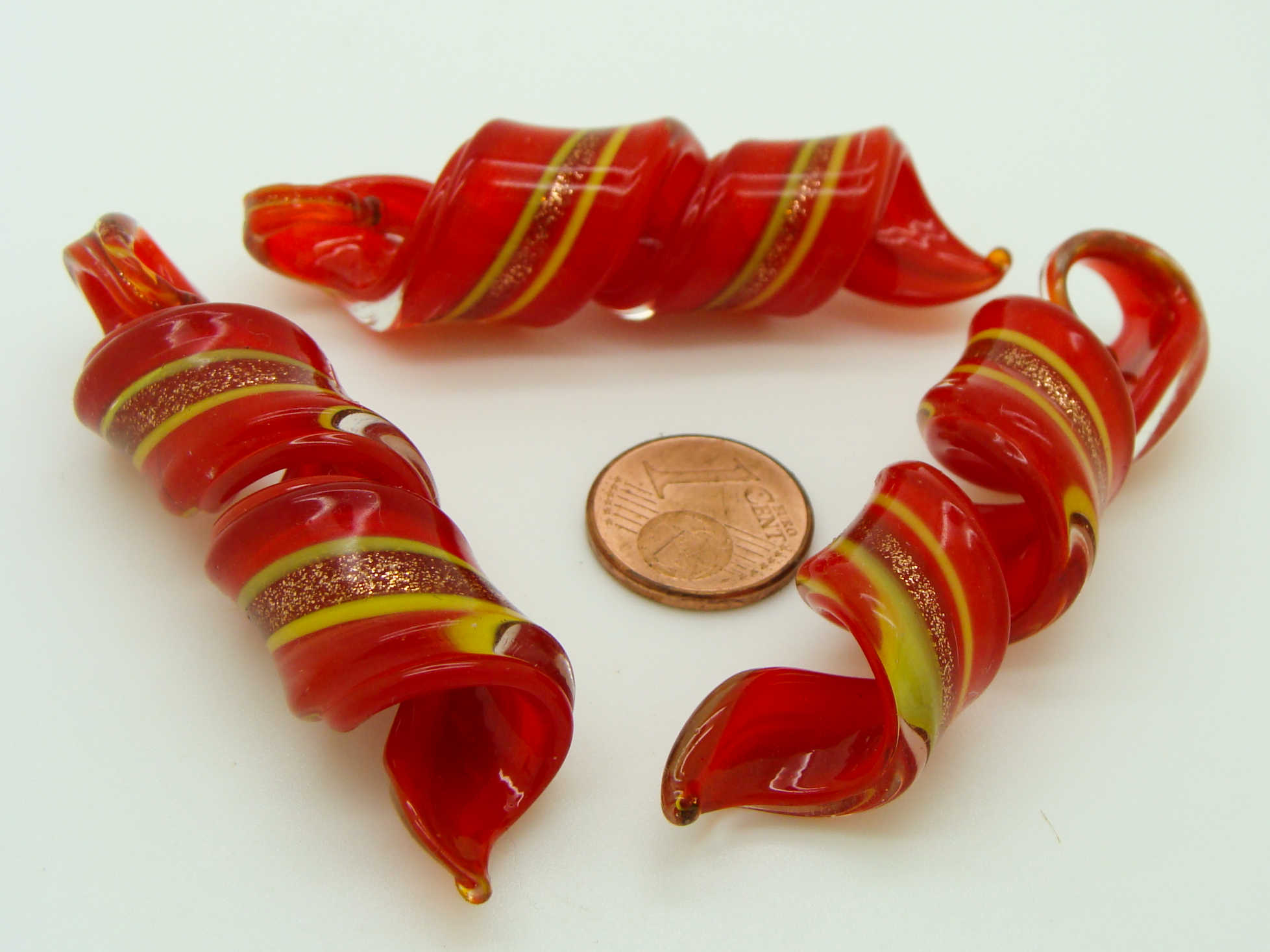 Pend-371-2 pendentif verre lampwork spirale bandeau rouge