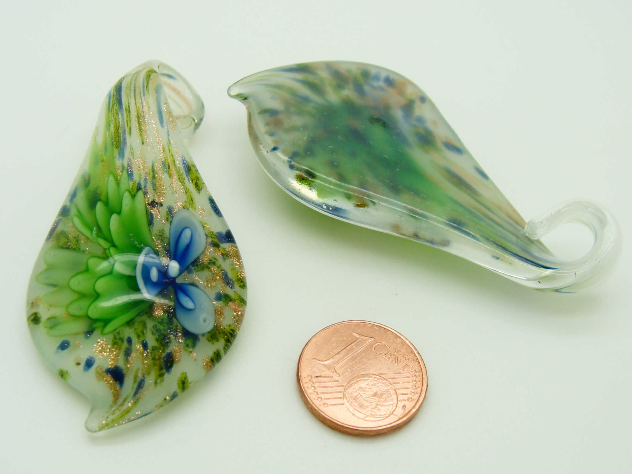 Pend-374-1 pendentif goutte fleur bleu verre