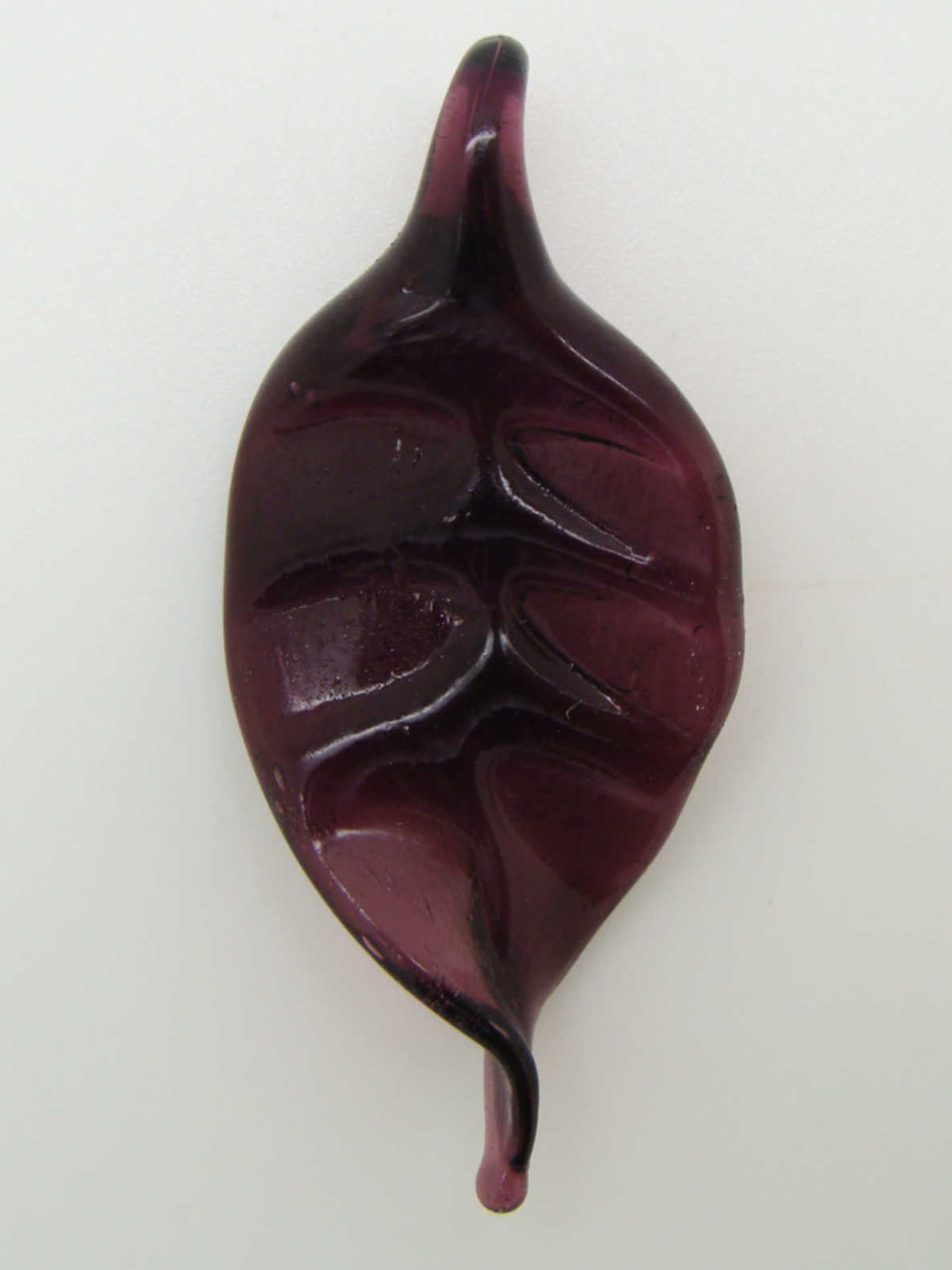Pend-375-4 pendentif feuille violet verre simple