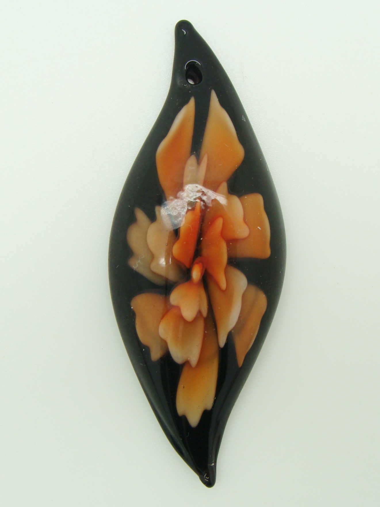 Pend-381-4 pendentif noir fleur orange lampwork