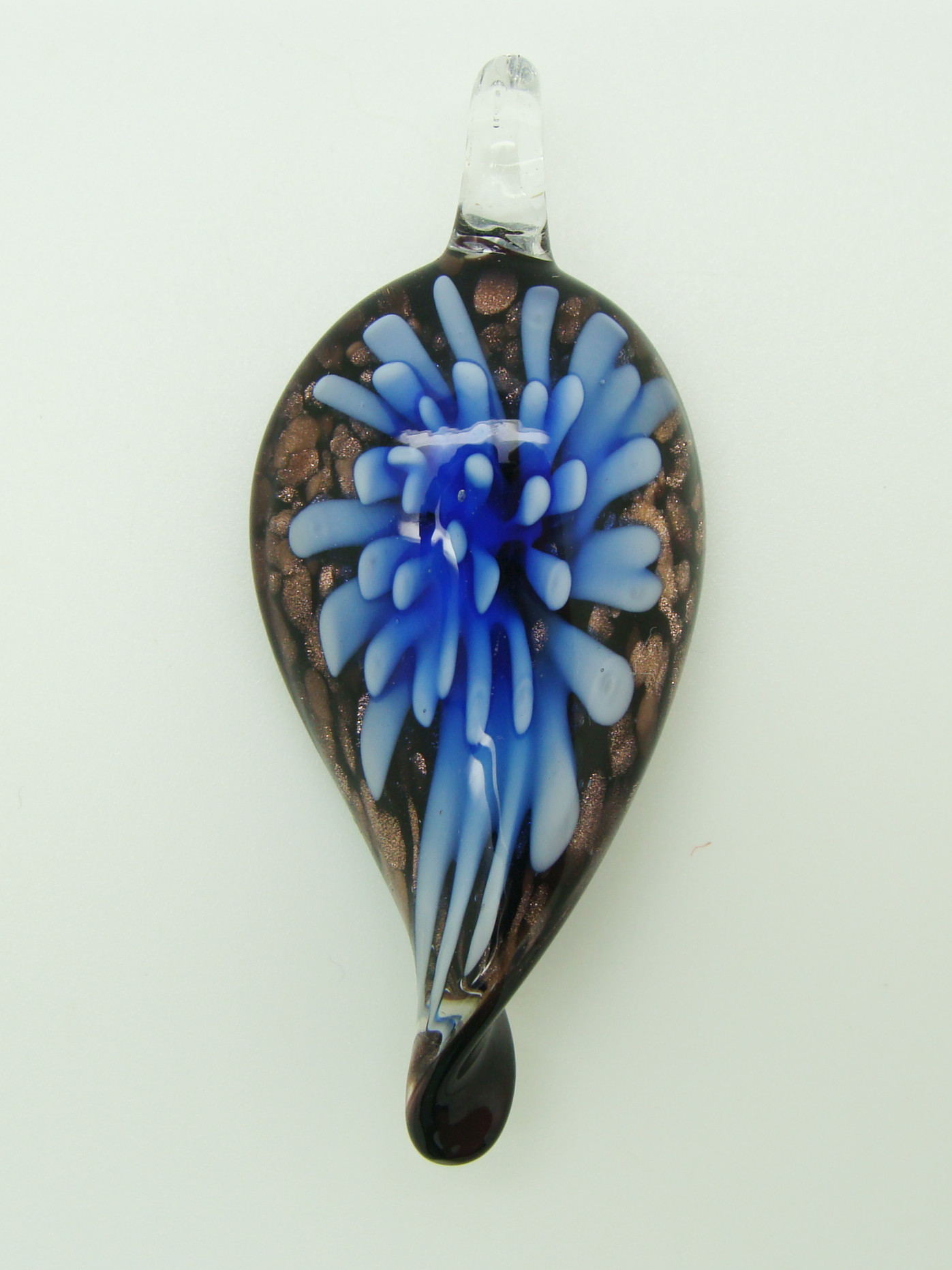 Pend-382-2 pendentif fleur bleu fonce twist lampwork