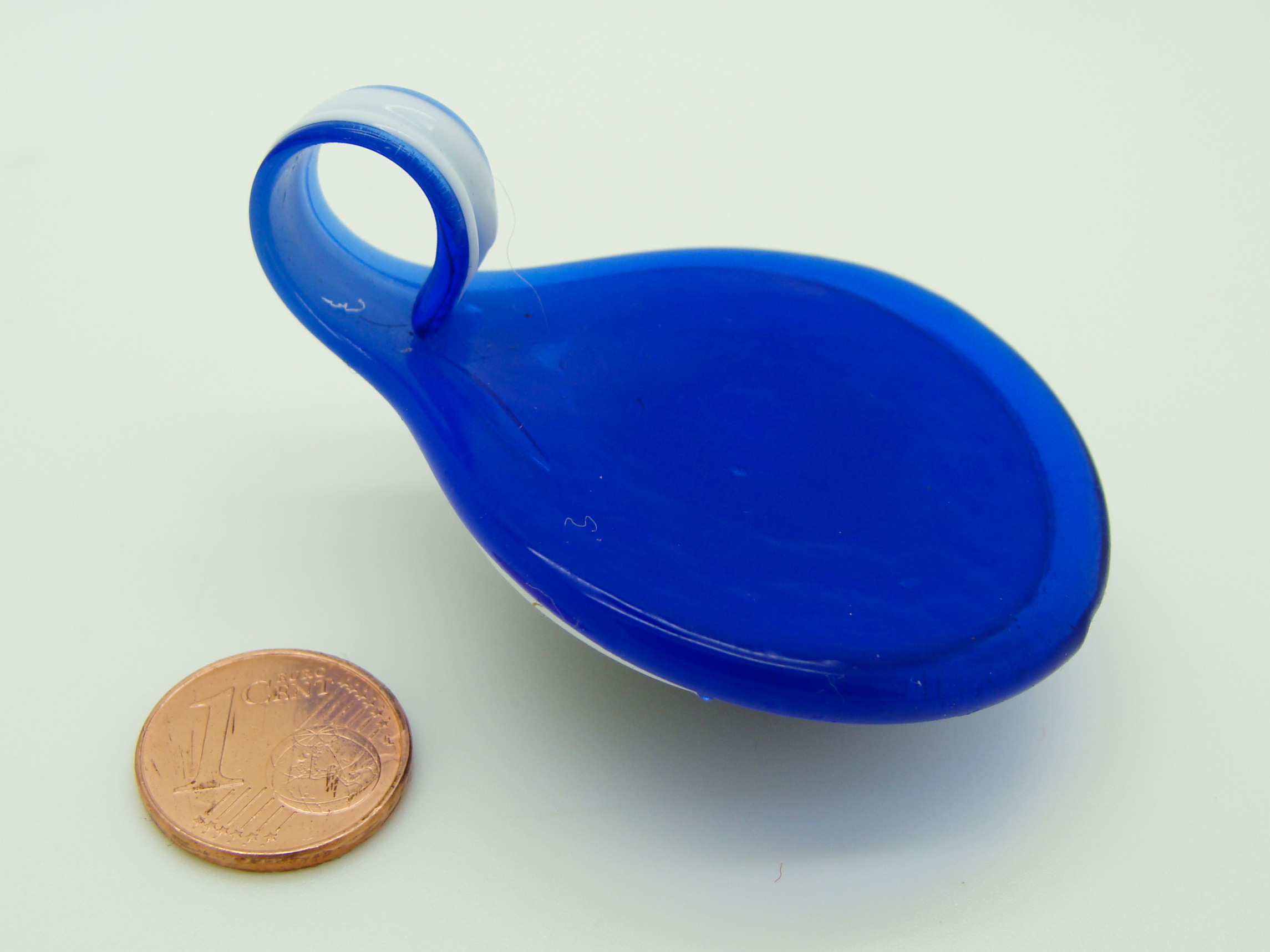 Pend-384-1 pendentif 3D bleu fonce verre