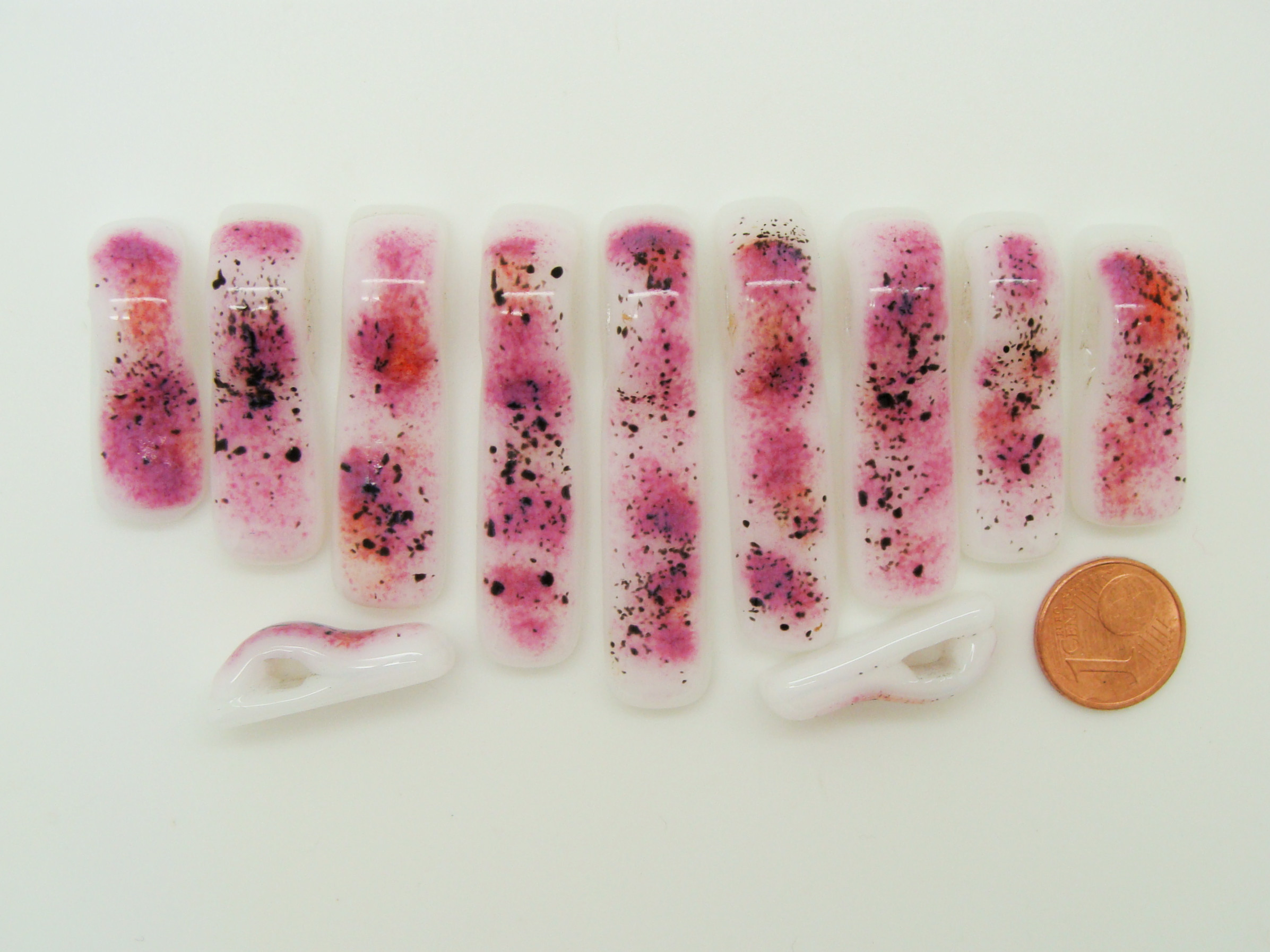 Fus-14 pendentif 11 verre fusing rose blanc