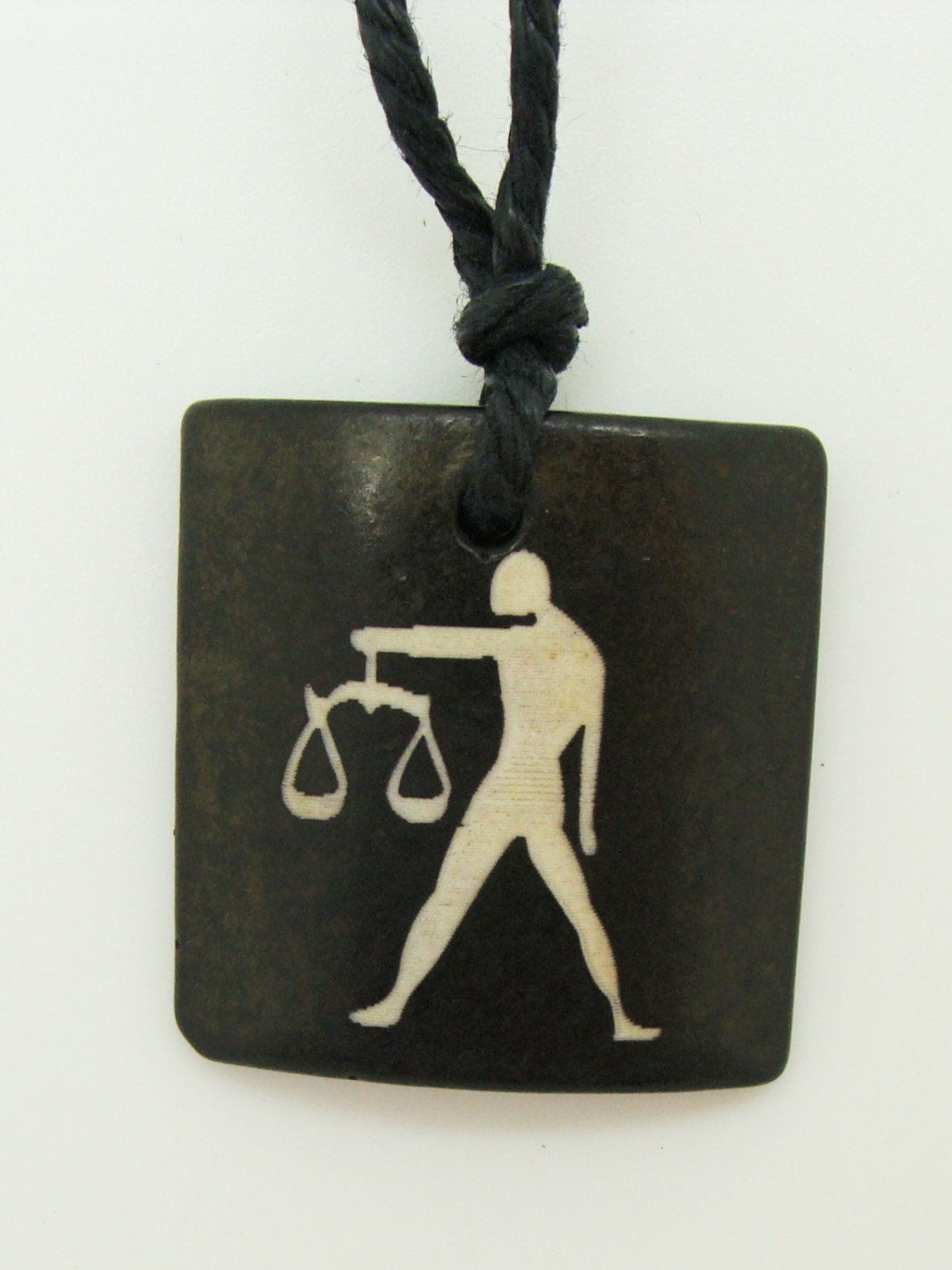 Pend-bois-balance pendentif collier bois zodiaque