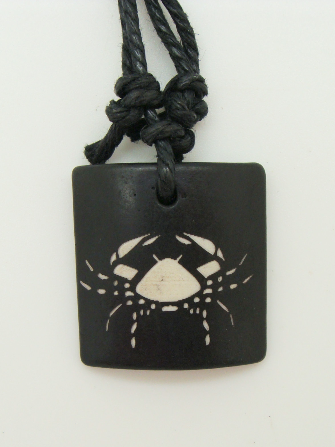 Pend-bois-cancer pendentif bois zodiaque