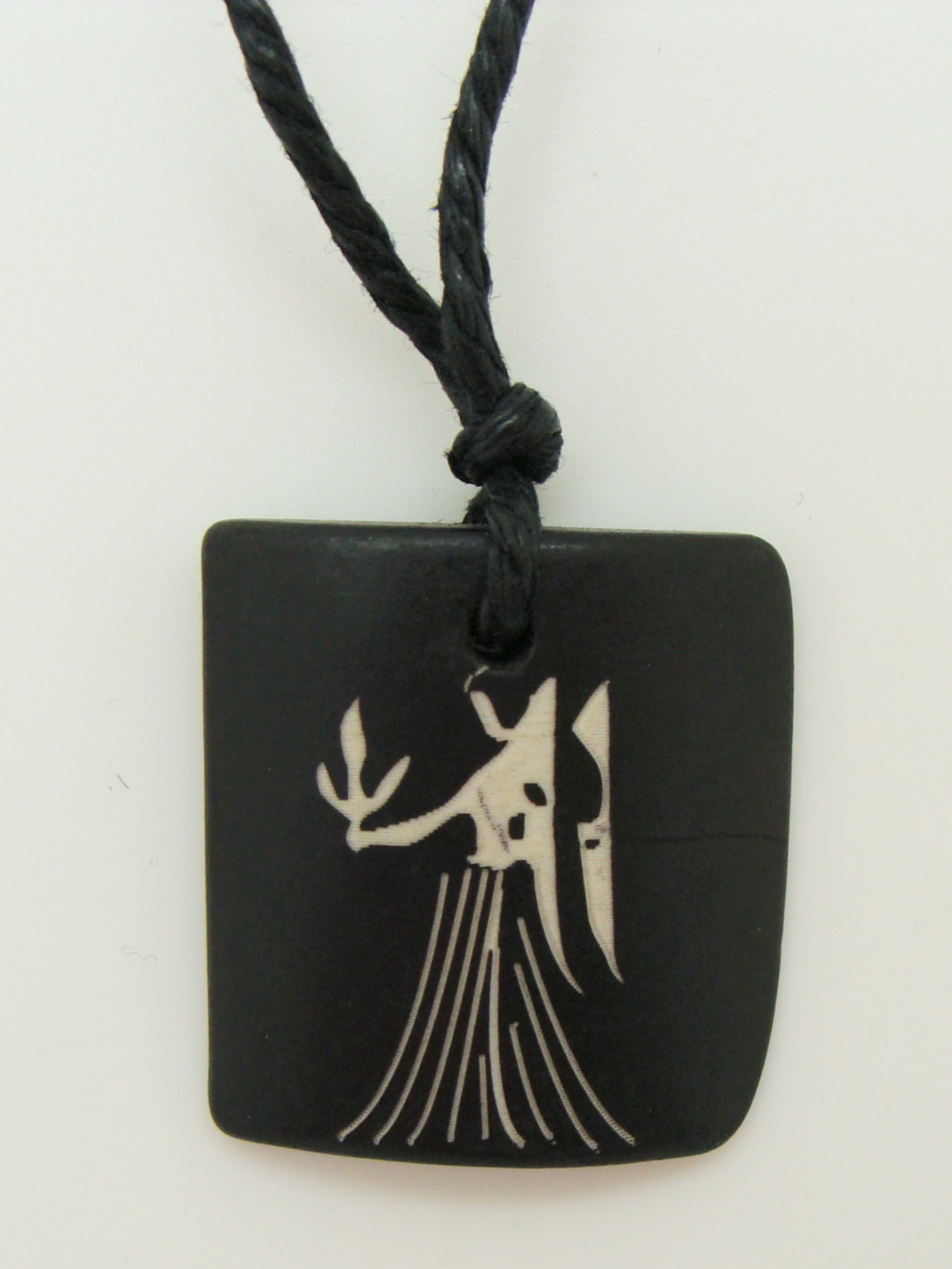Pend-bois-vierge pendentif bois zodiaque