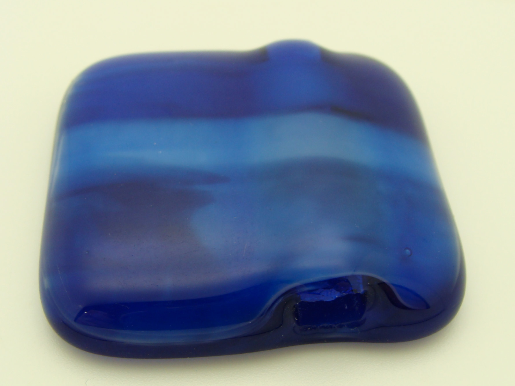 pend-fusing-20 pendentif rectangle bleu verre