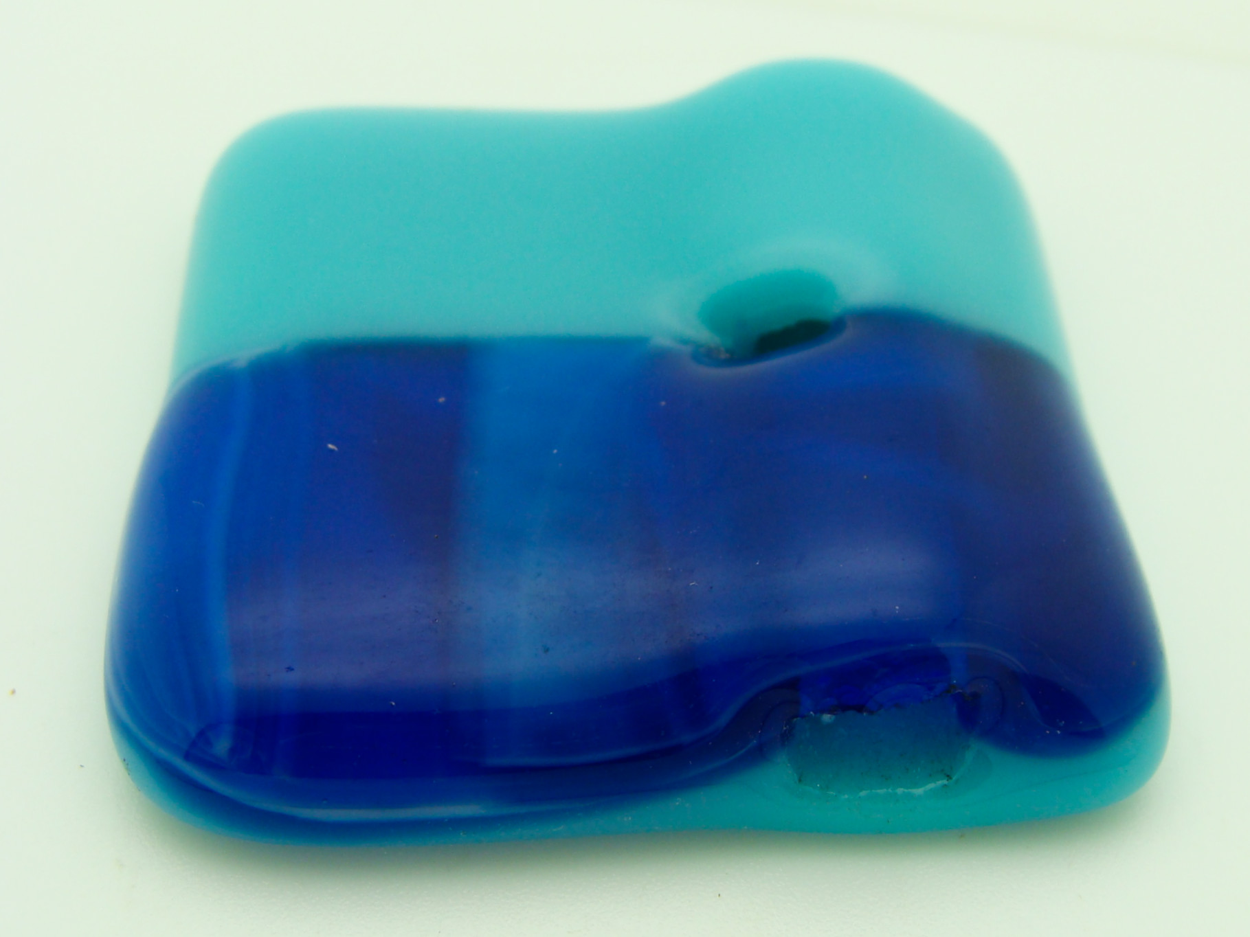 pend-fusing-21 pendentif rectangle 2 bleus verre