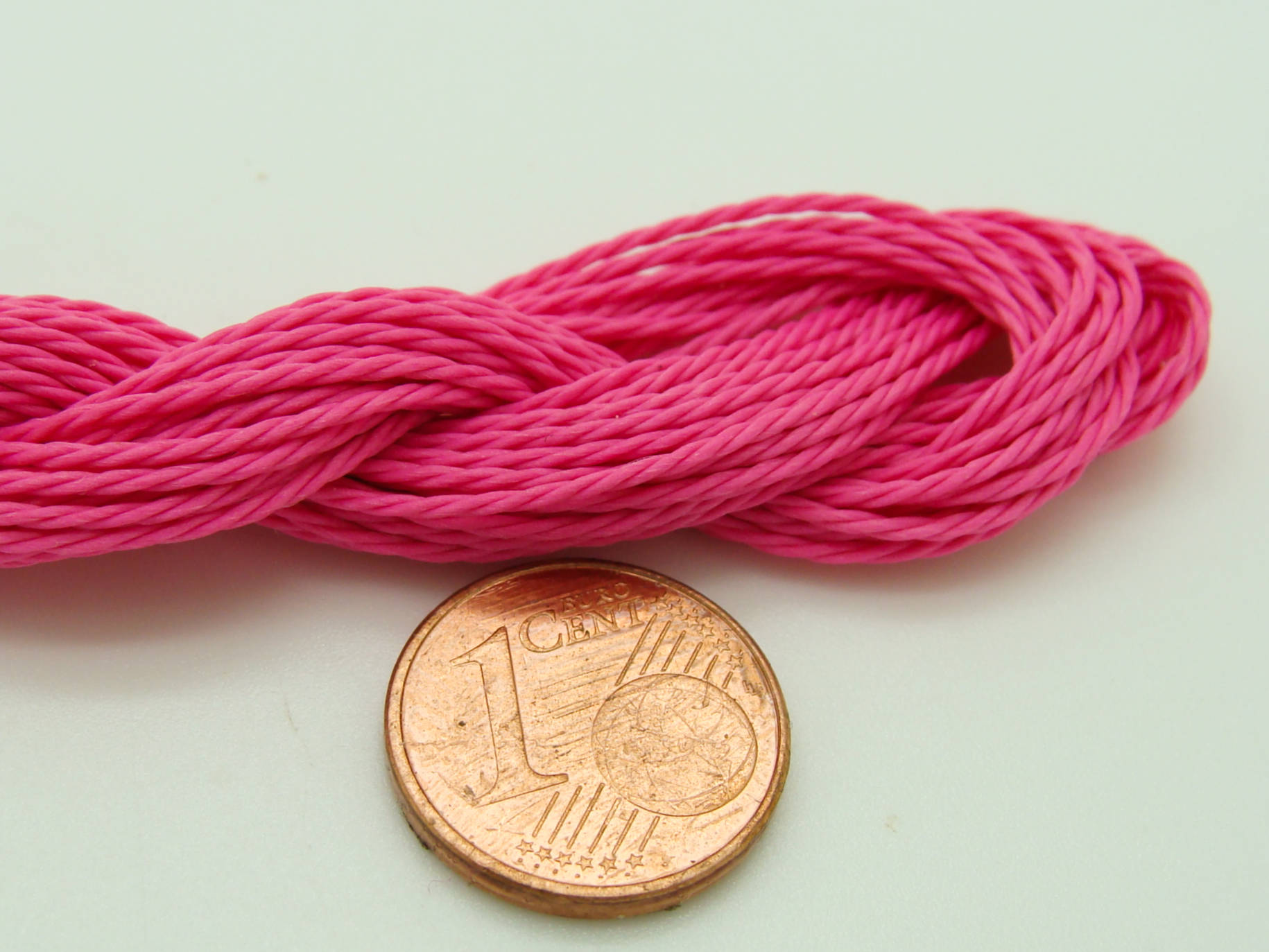 fil polyester cire 1mm rose fonce torsade