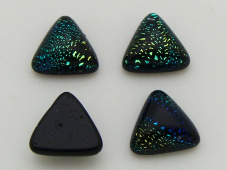 cabochon verre dichroique triangle 10mm 3 vert bleu