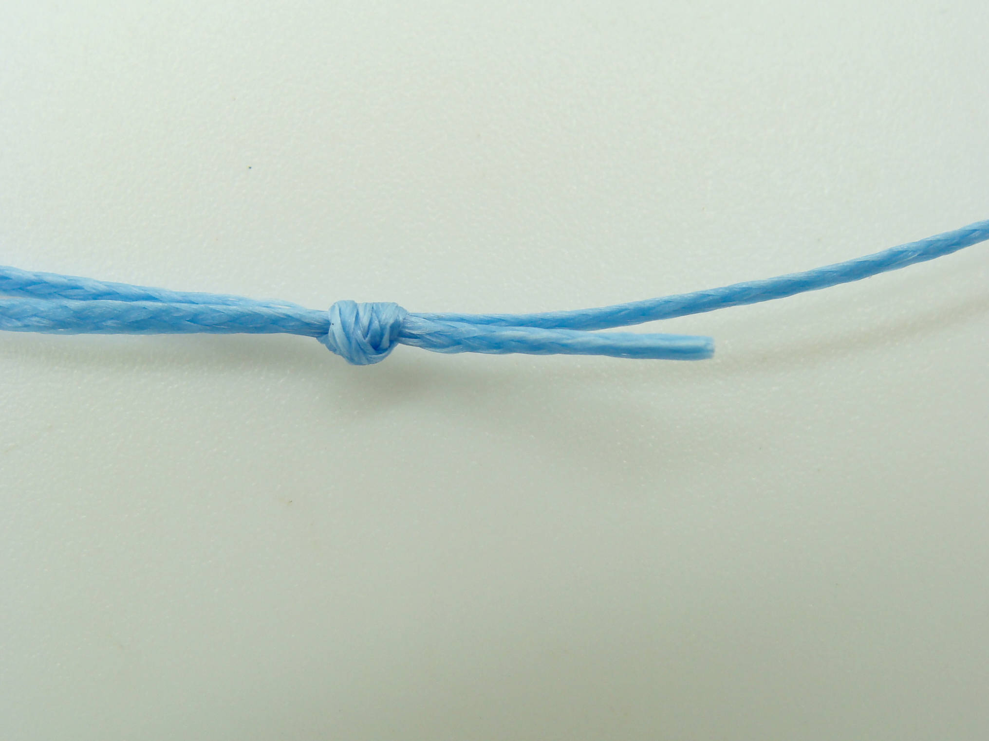 collier nylon 1mm plat bleu reglable