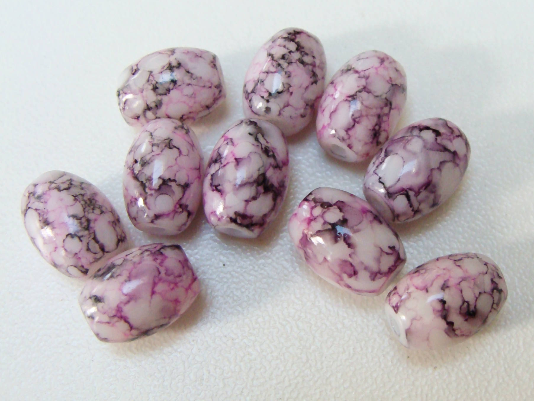 PV-peint-03 perle ovale verre violet