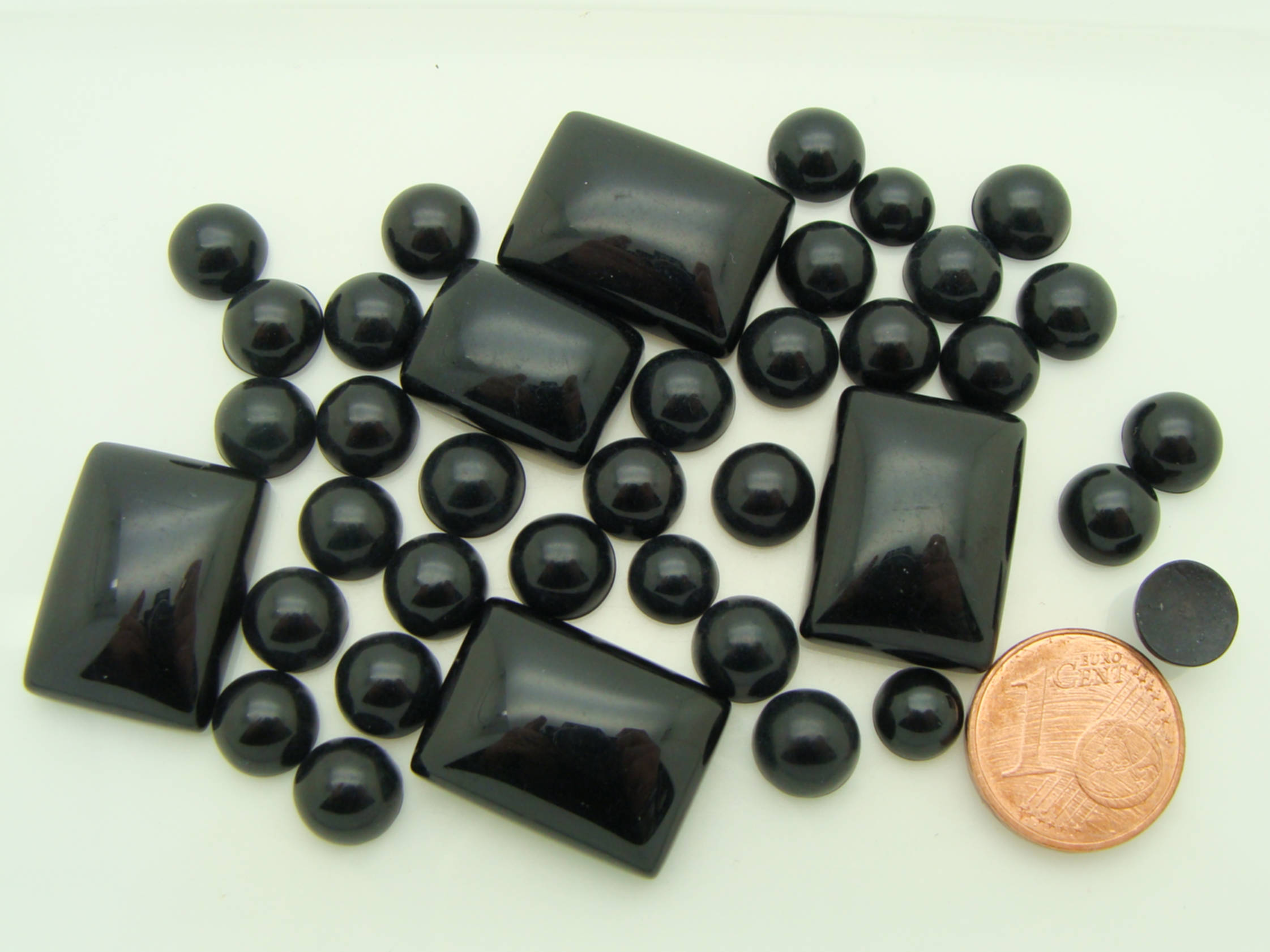 cabochons noirs mix formes cab-lot41