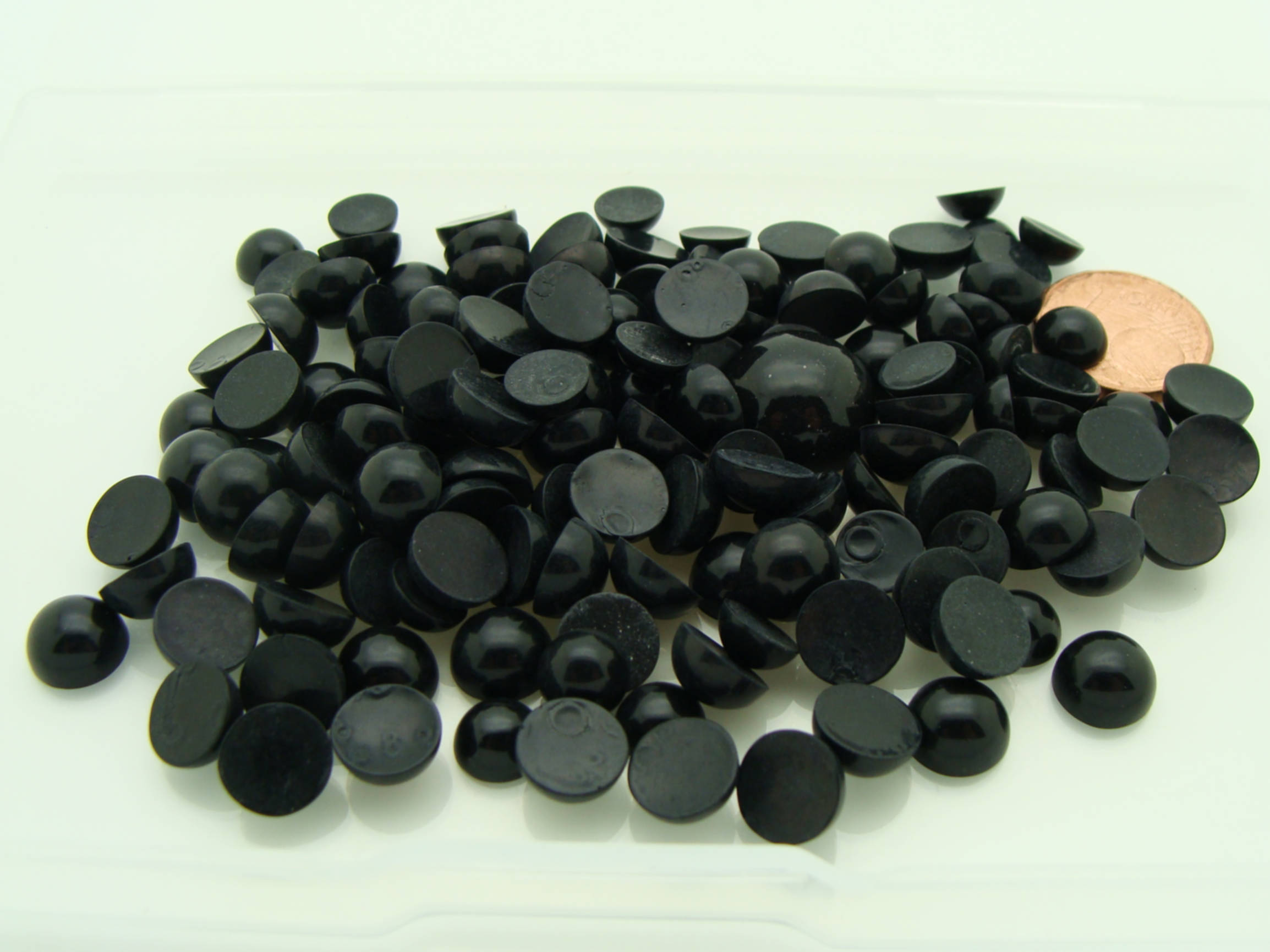 cabochons noirs ronds cab-lot42