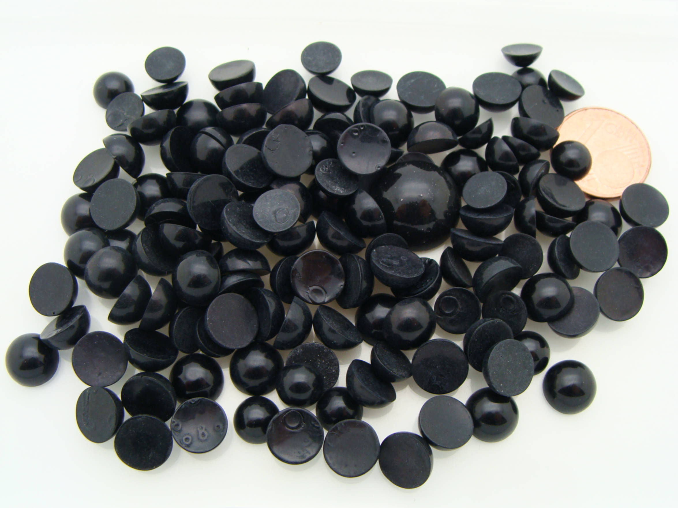 cabochons noirs cab-lot42
