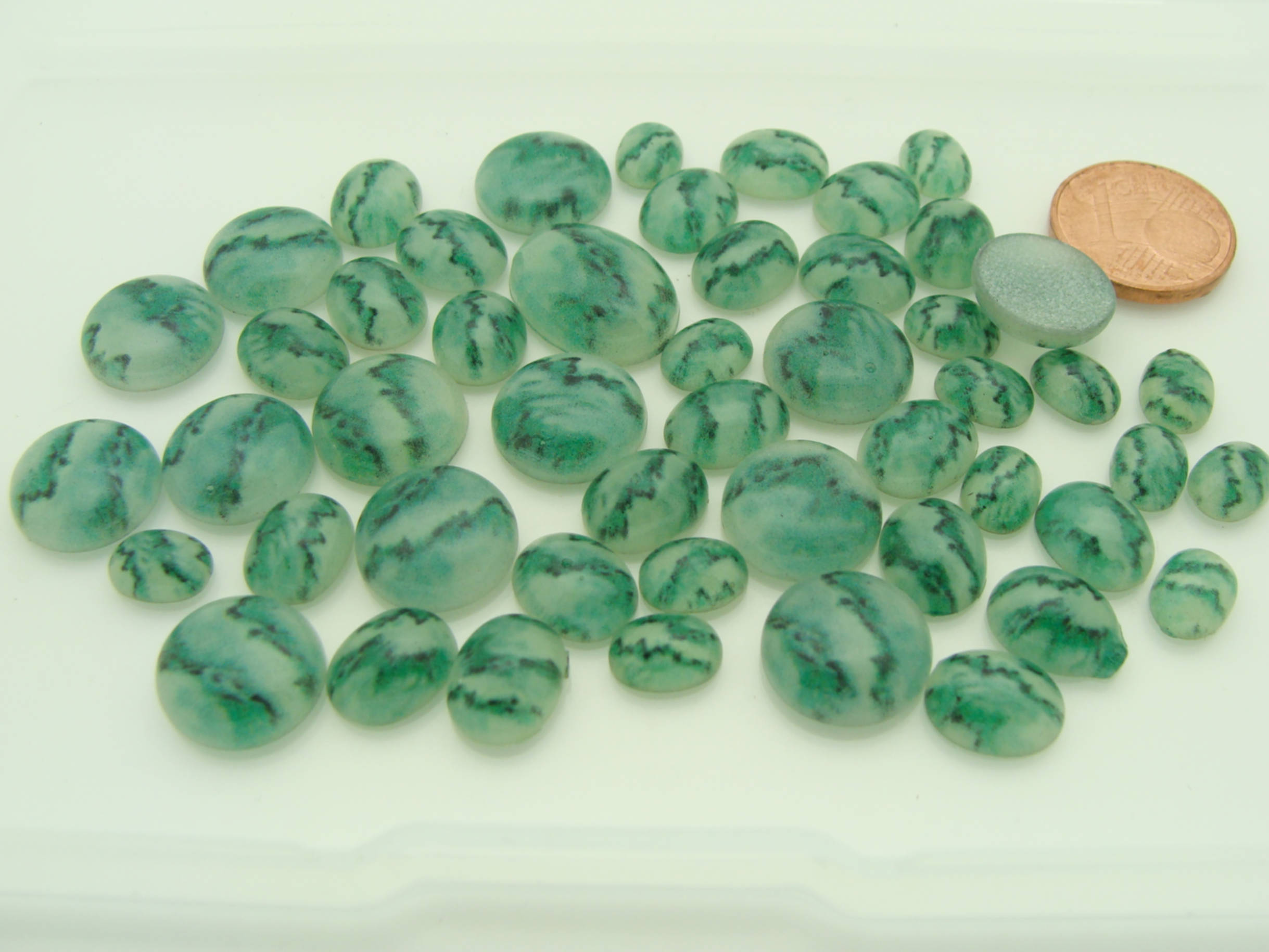 cabochons ovales verts cab-lot37