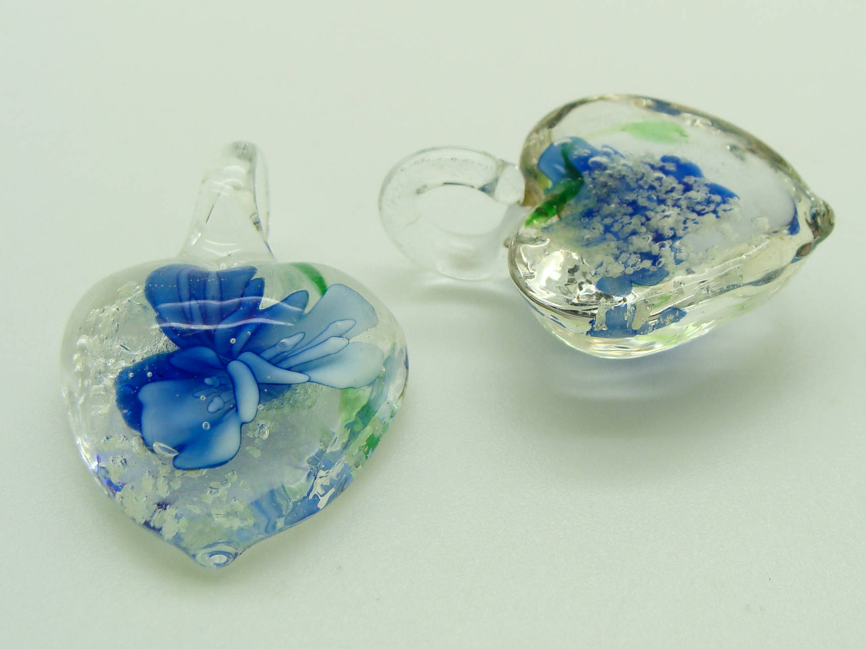 pendentif fleur bleu fonce verre Pend-284-bleu-fonce