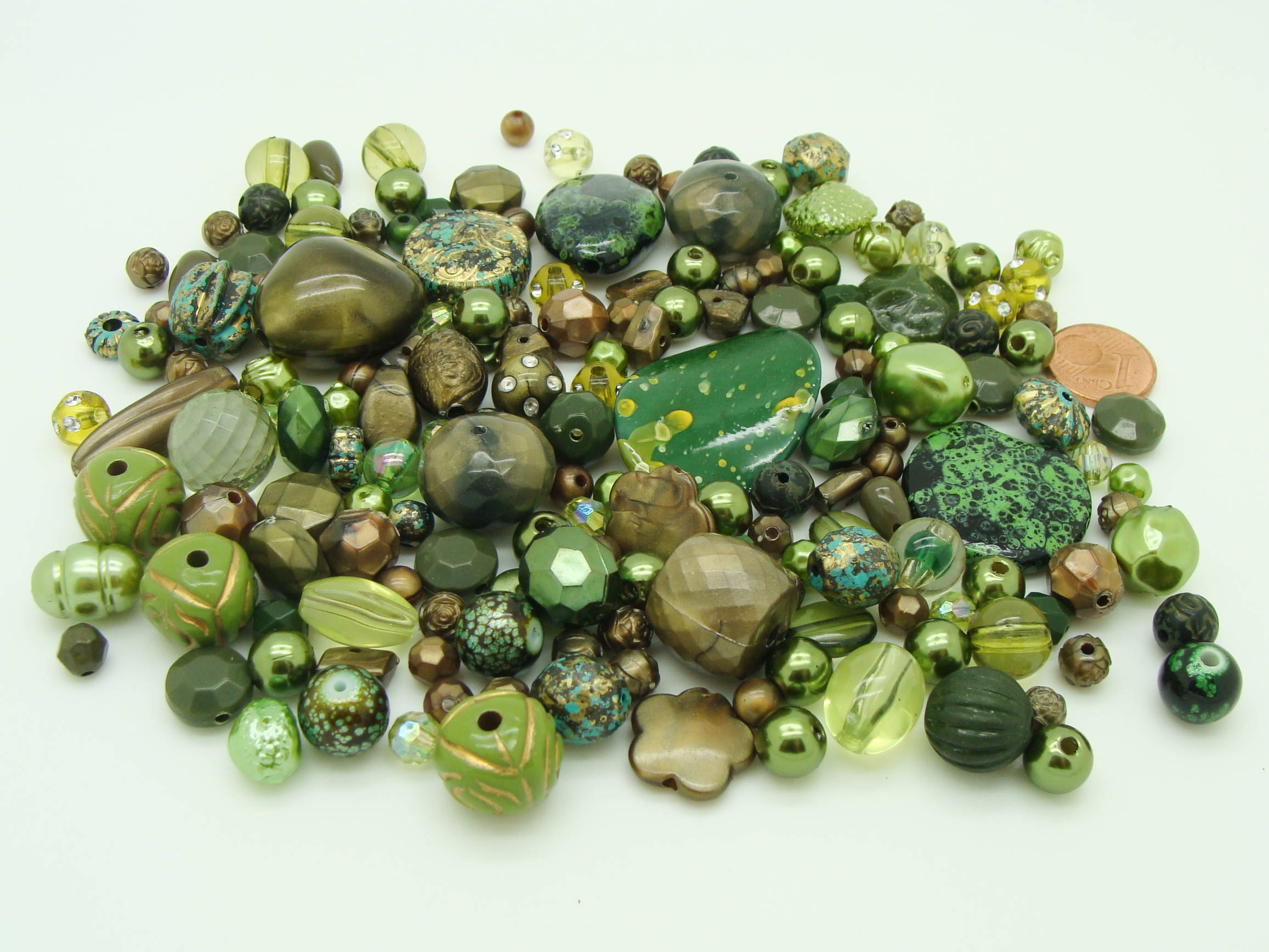 perle verte acrylique mix formes et couleurs acry-75g-vert