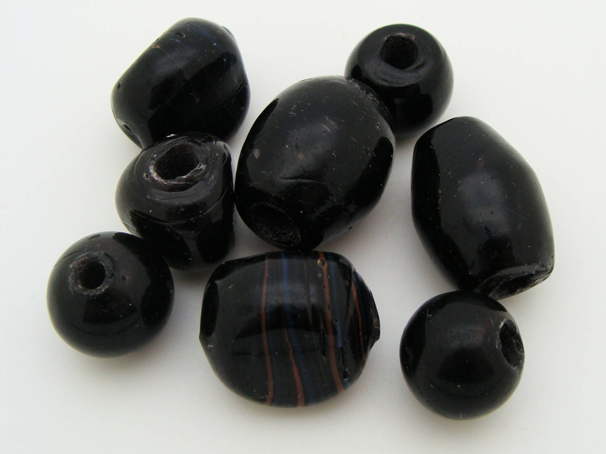 PV-lot-18 perle verre noir