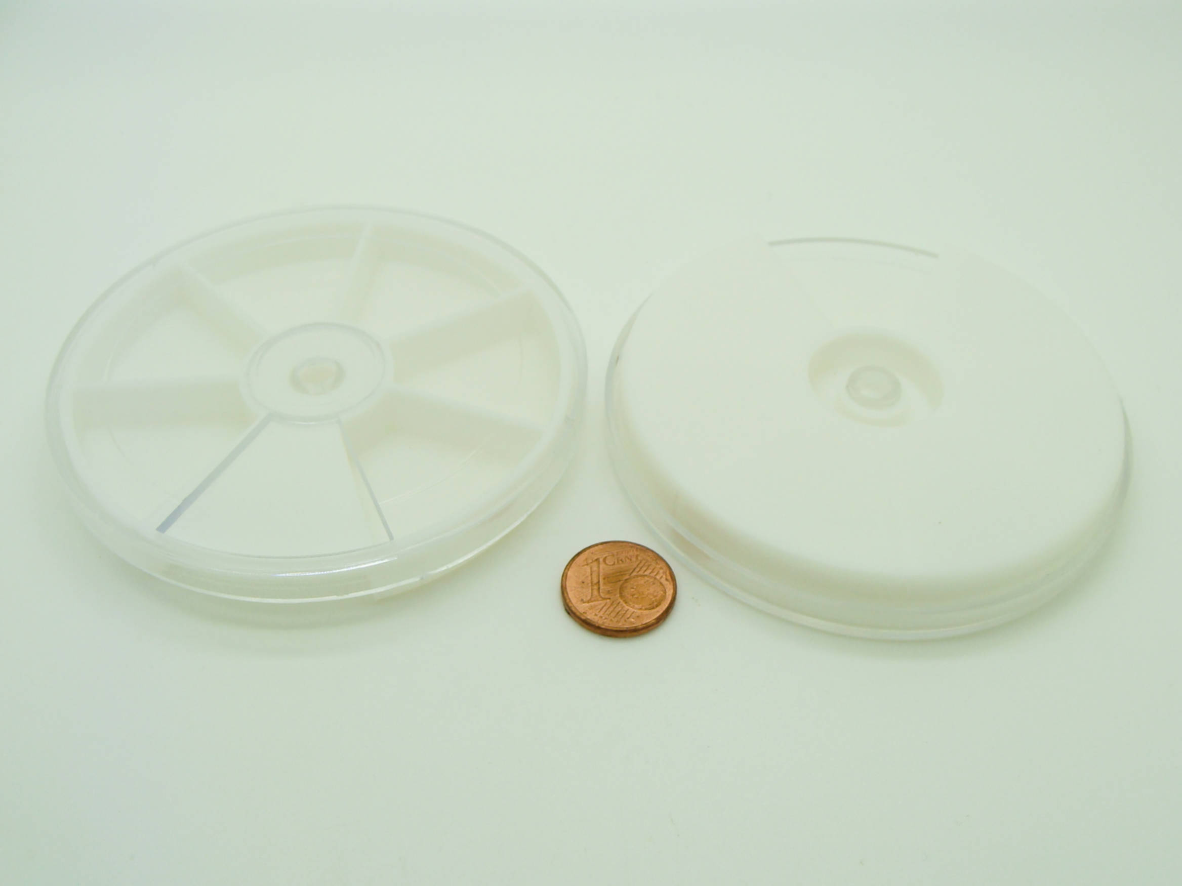 casier rangement roue 6 plastique blanc