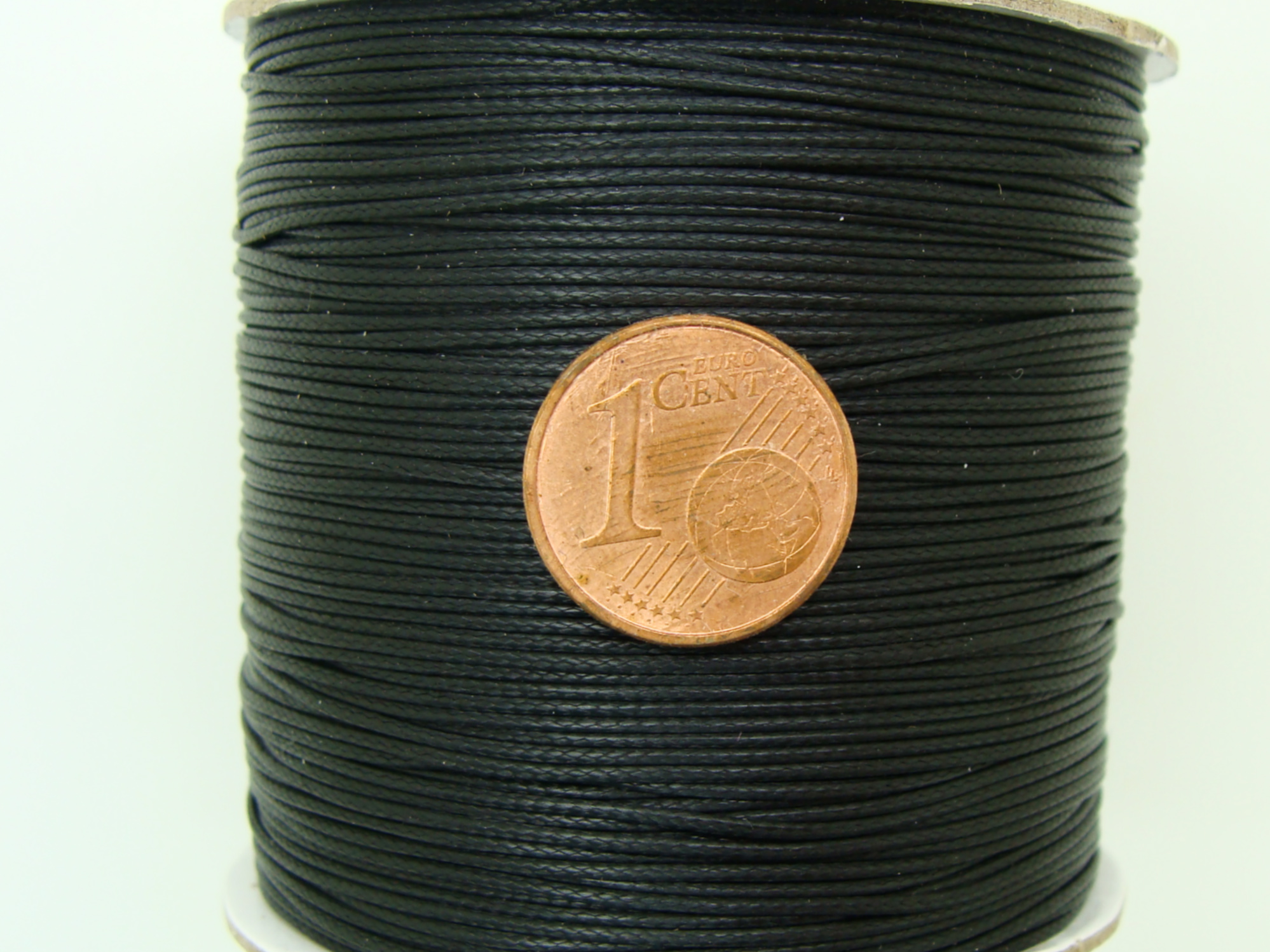 fil polyester cire 08mm noir bobine