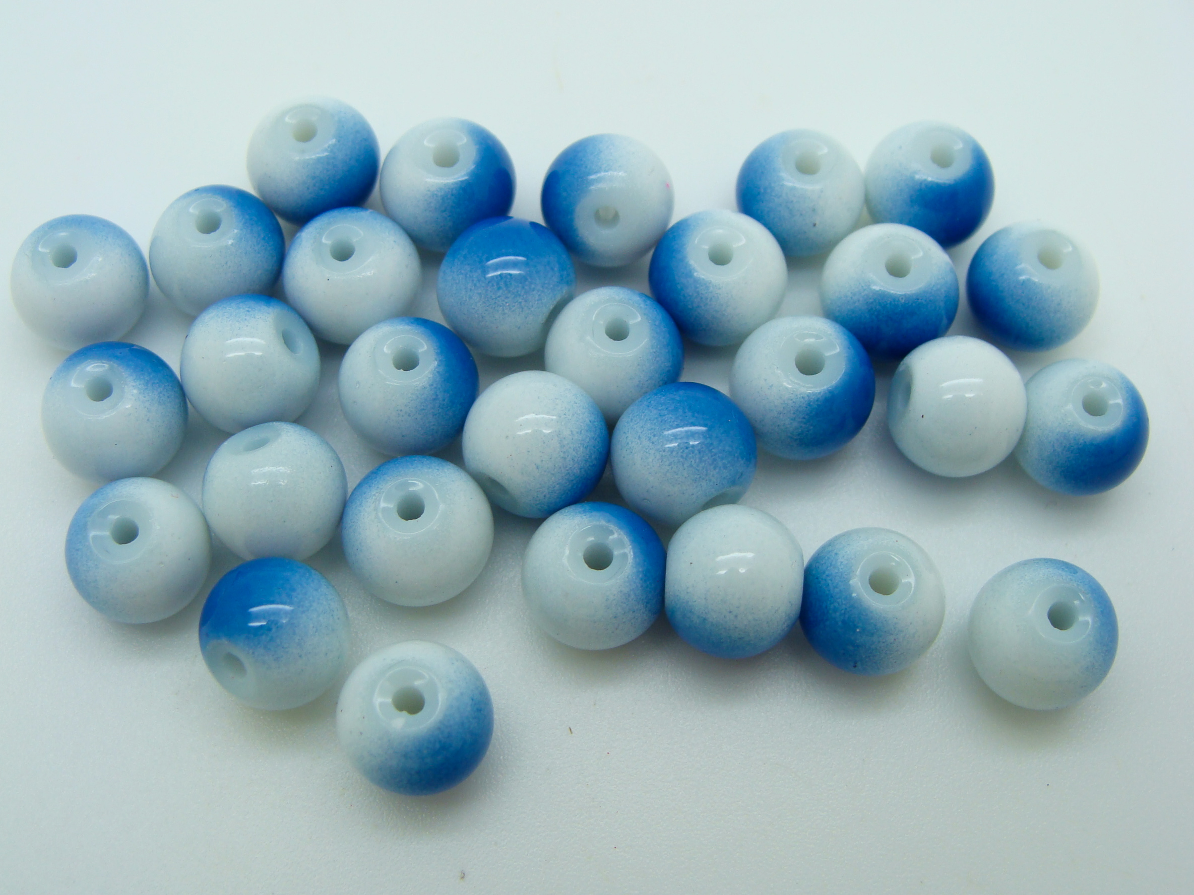 PV-peint-38 perle verre 8mm blanc bleu