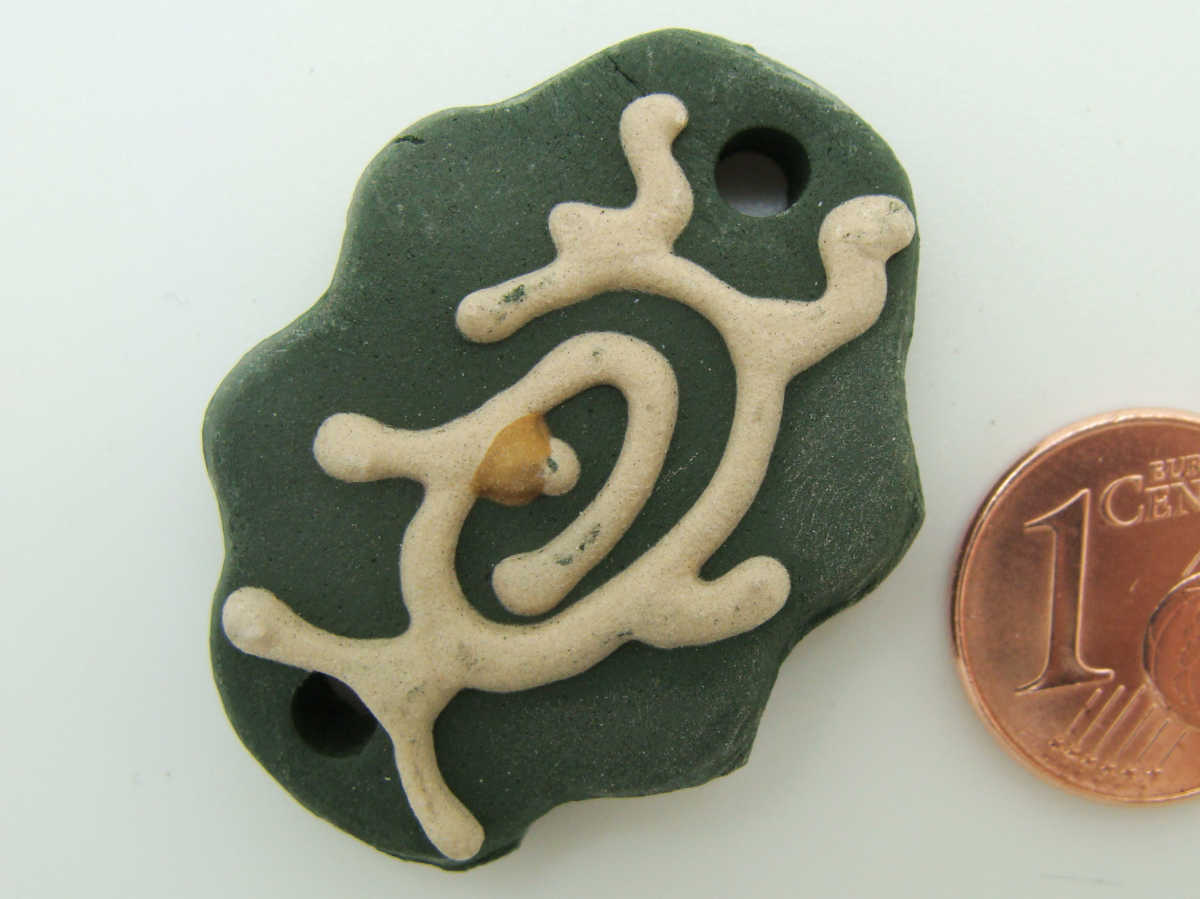 pendentif terrre cuite vert fonce TC34-connecteur