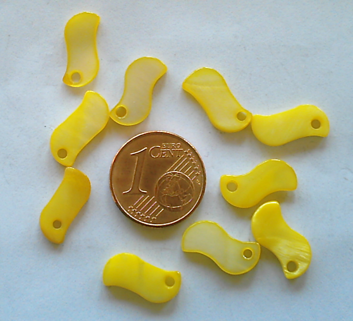 breloque nacre oiseau jaune orient
