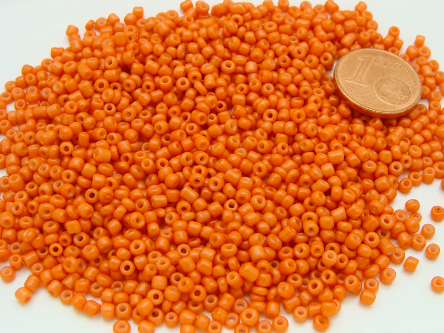 perle rocaille opaque 2mm orange verre