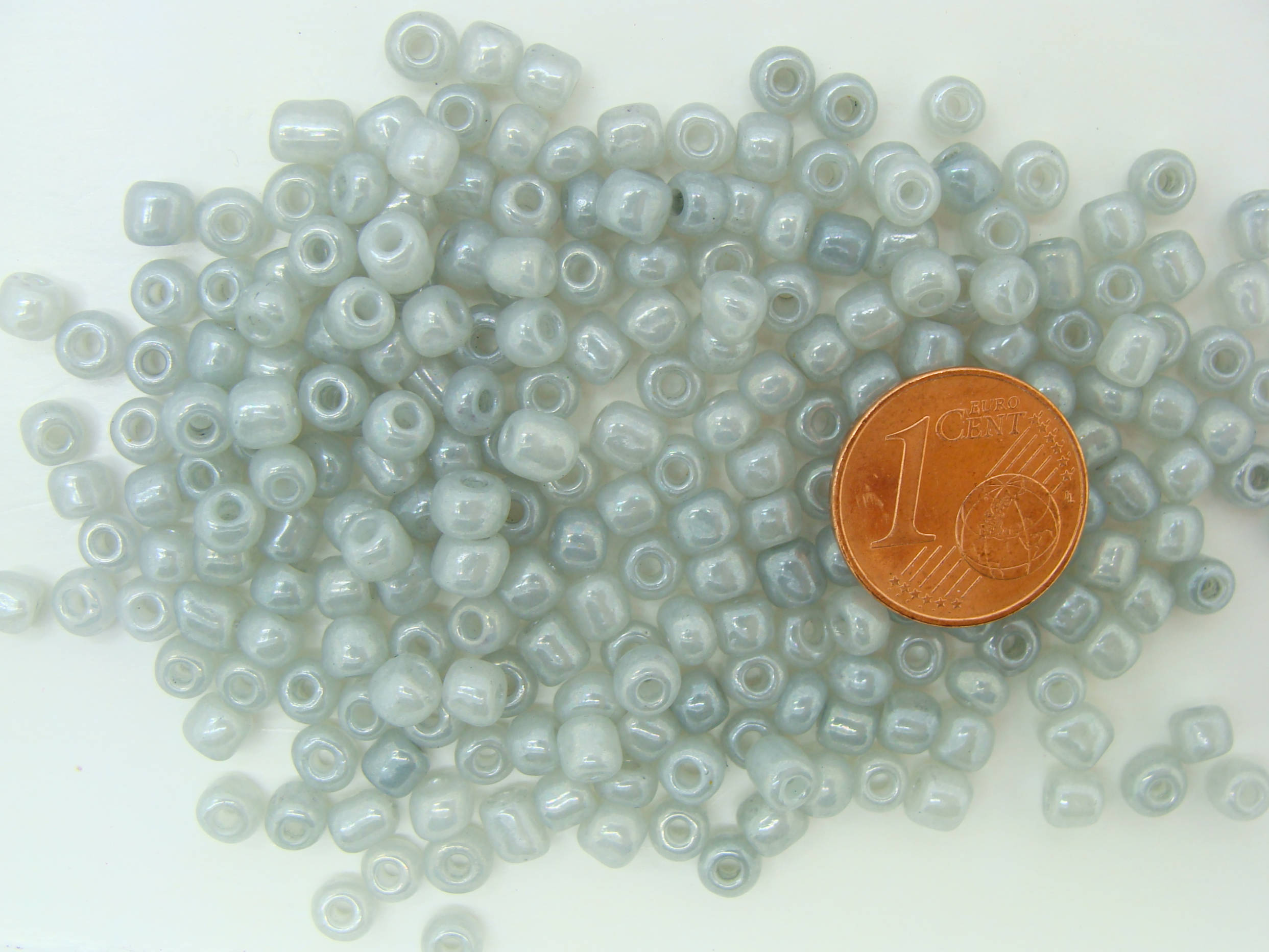 rocaille nacre 4mm gris