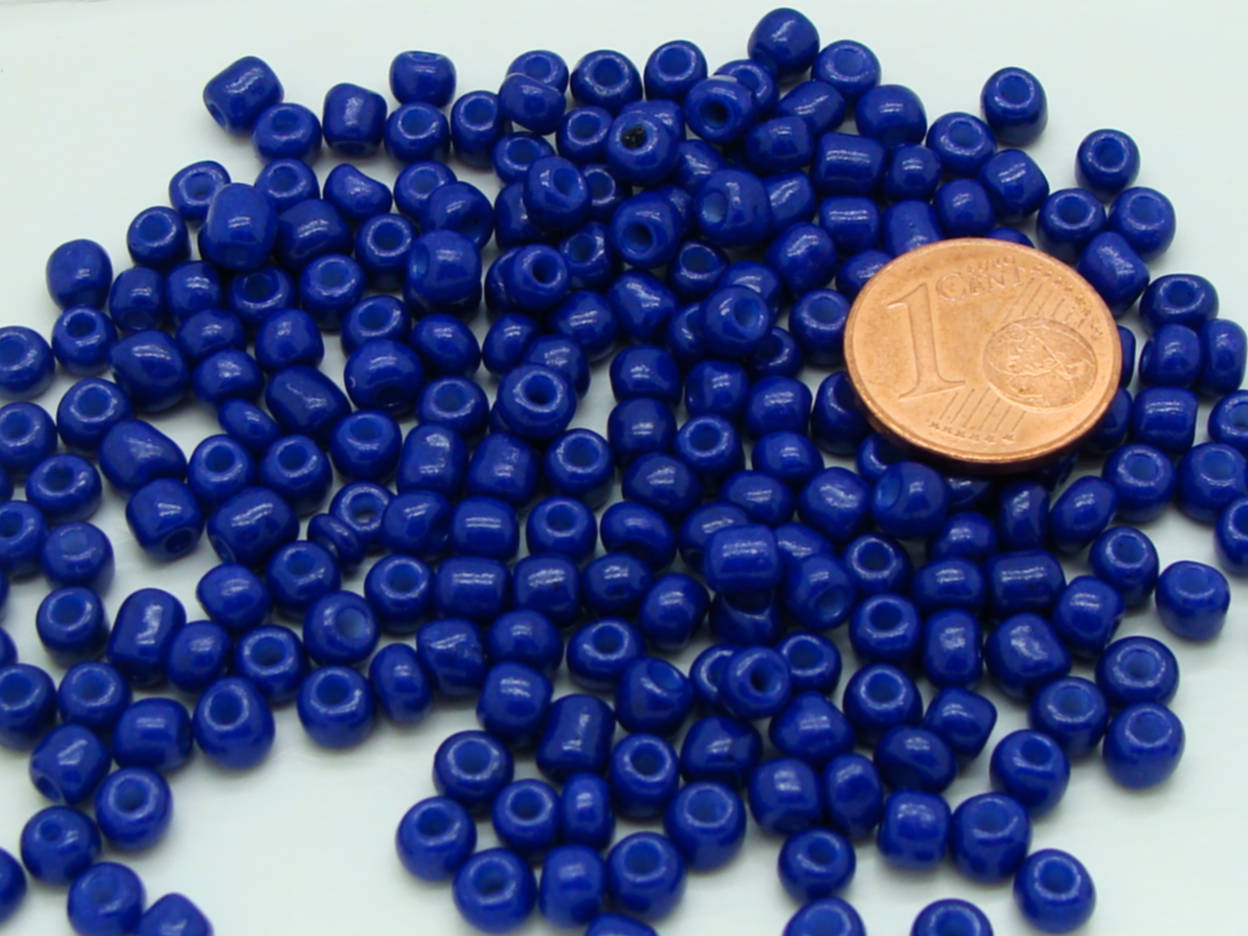 perle rocaille opaque 4mm bleu marine verre