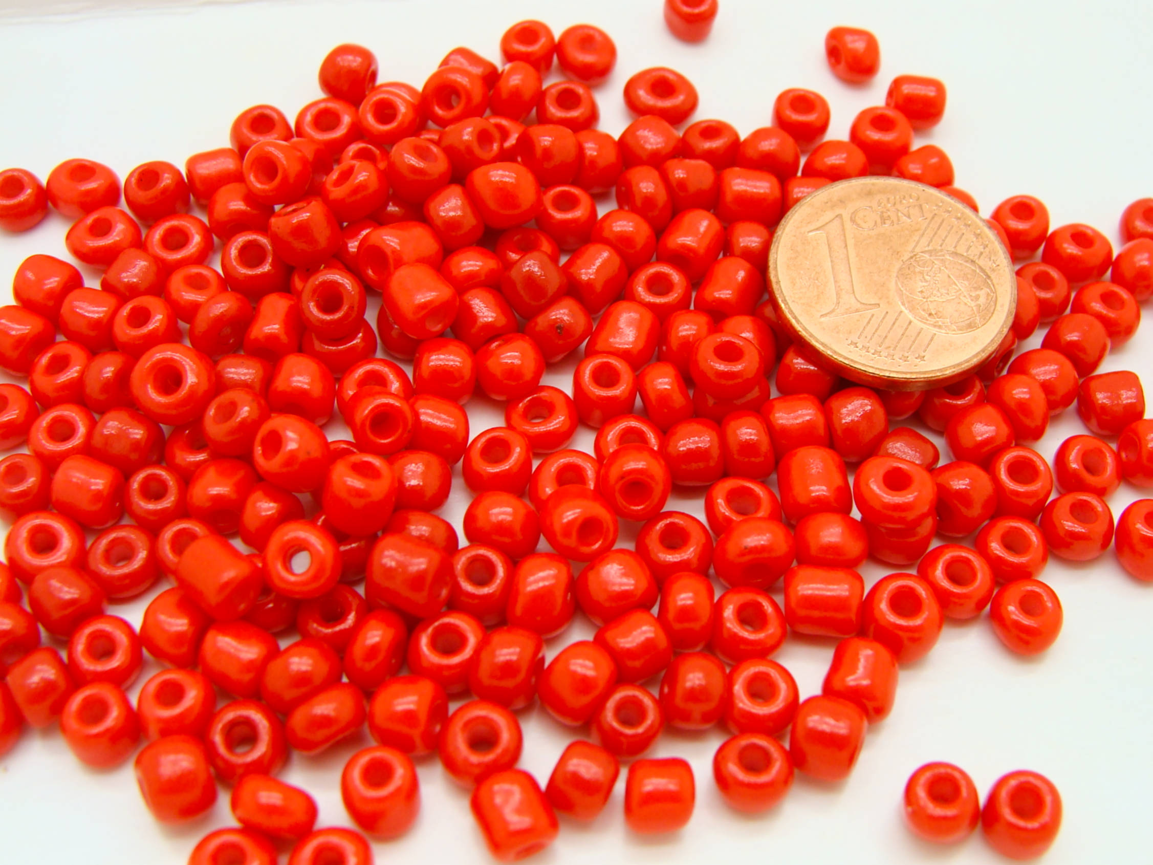perle rocaille opaque 4mm rouge verre