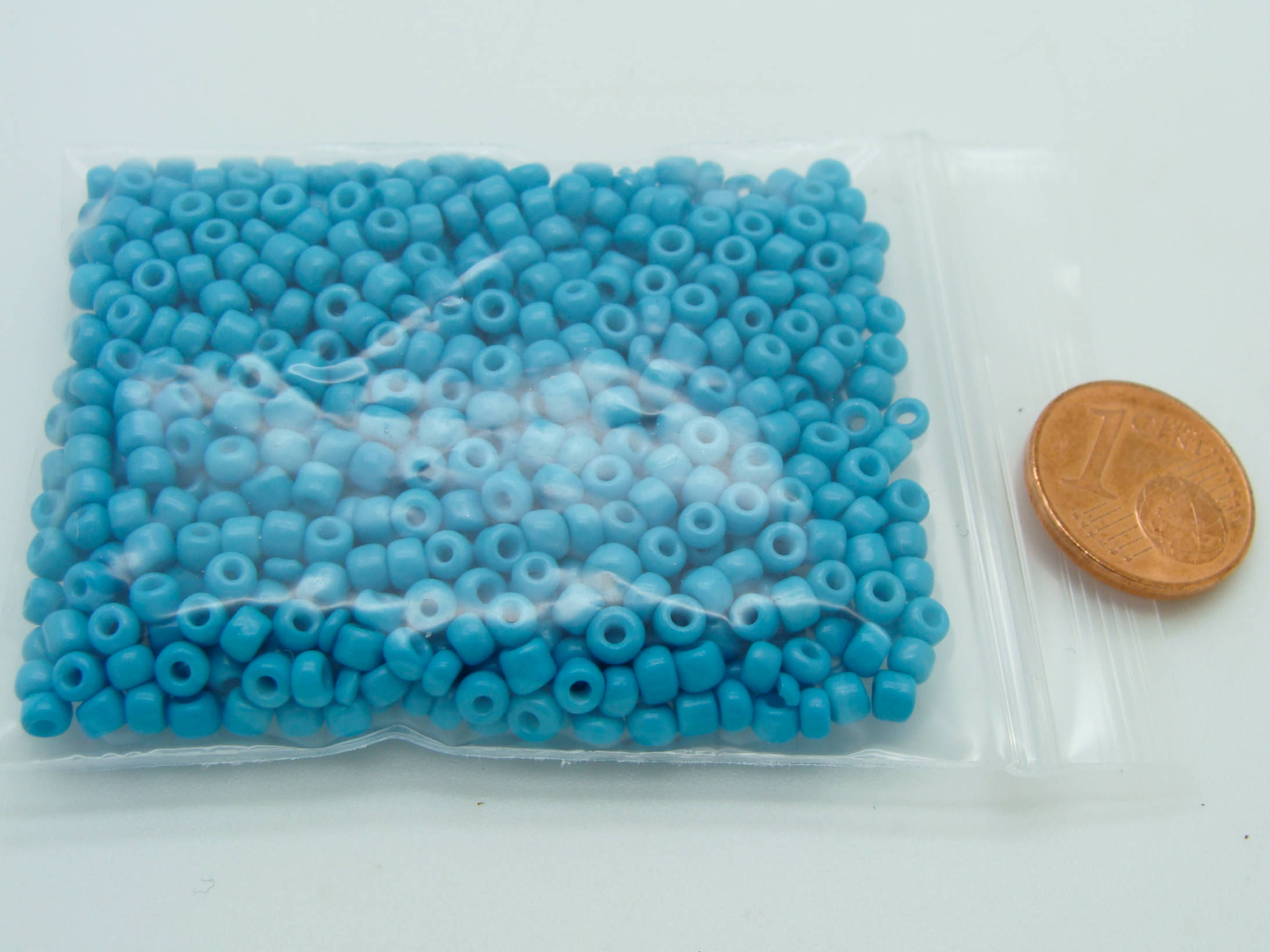 perle rocaille opaque 3mm bleu clair verre