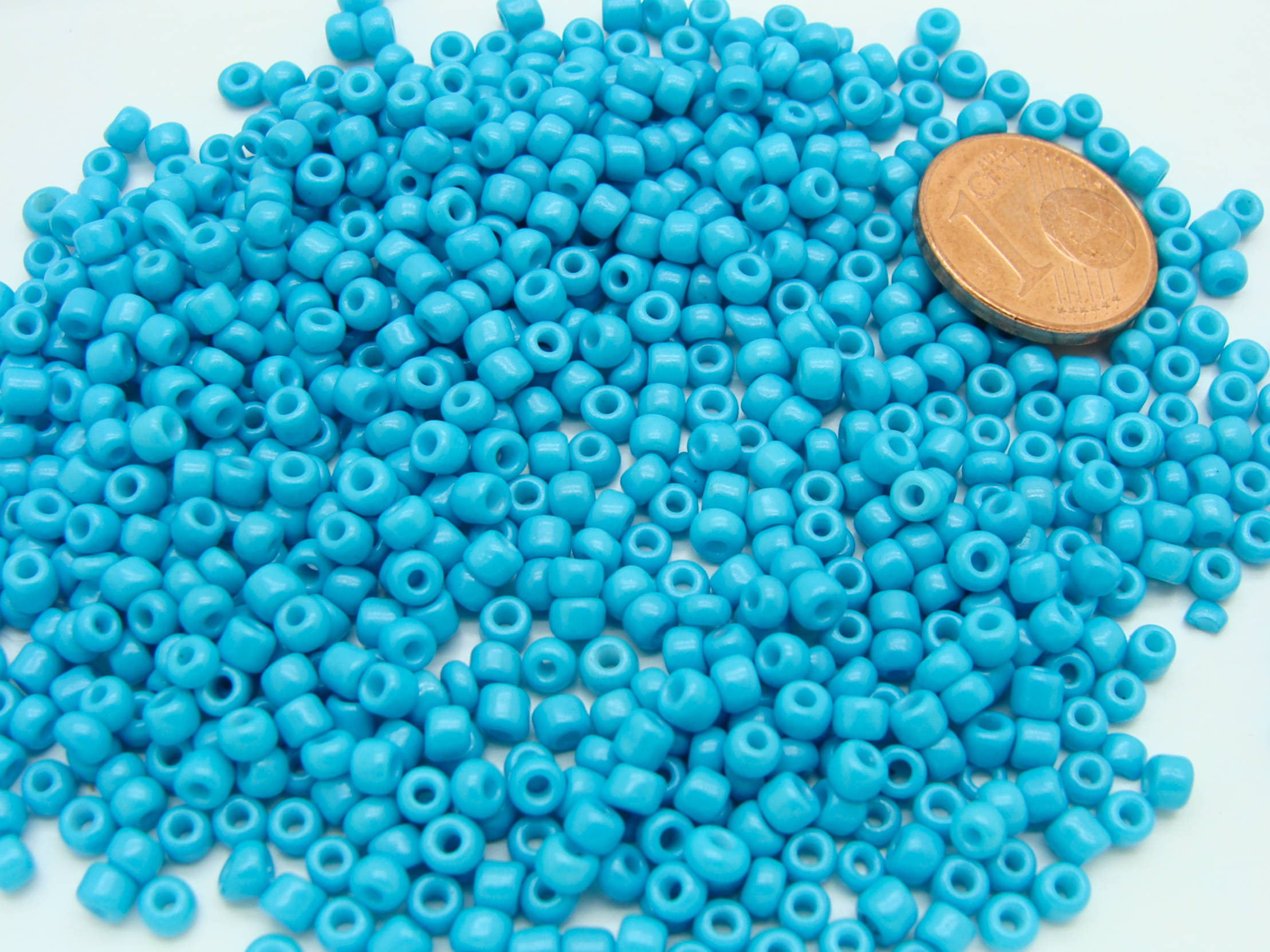 perle rocaille opaque 3mm bleu clair
