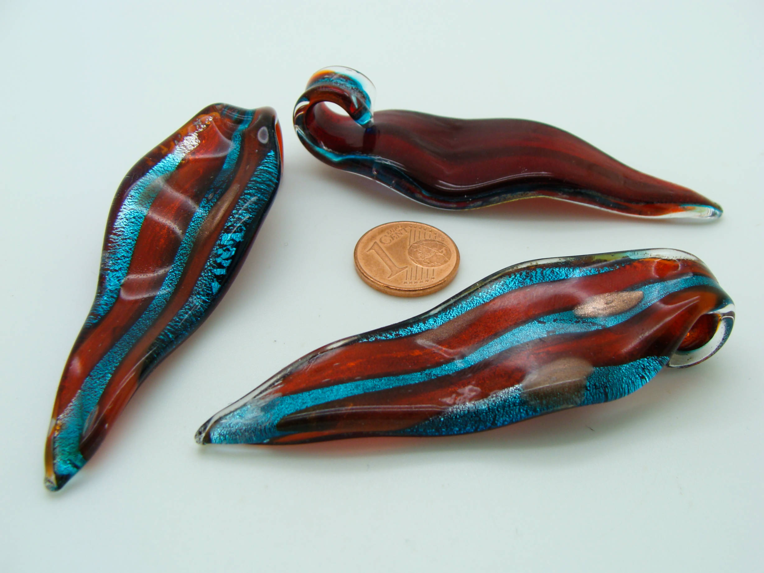 pendentif feuille rouge bleu verre Pend-391-4