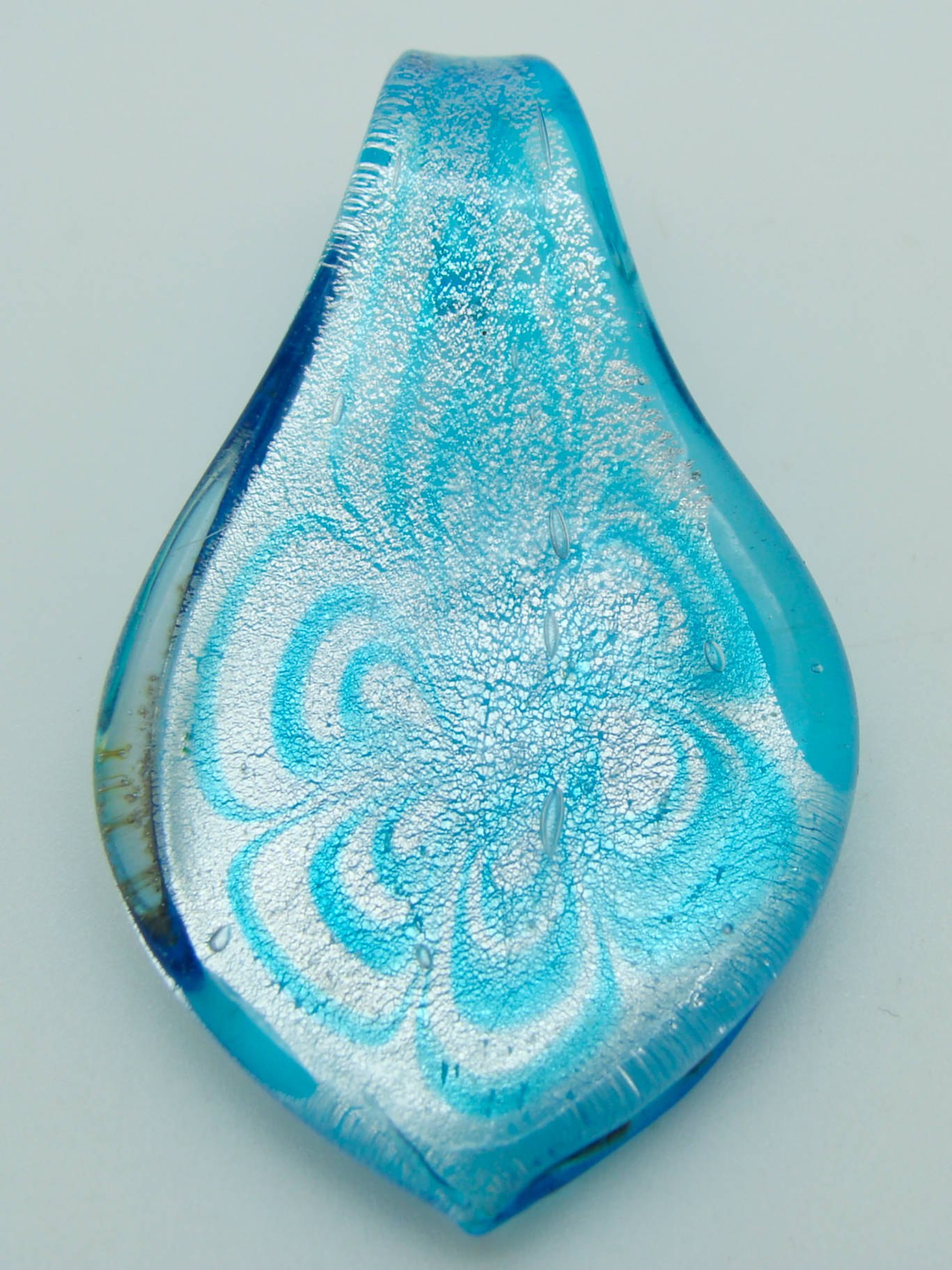 Pend-393-1 pendentif bleu clair lampwork