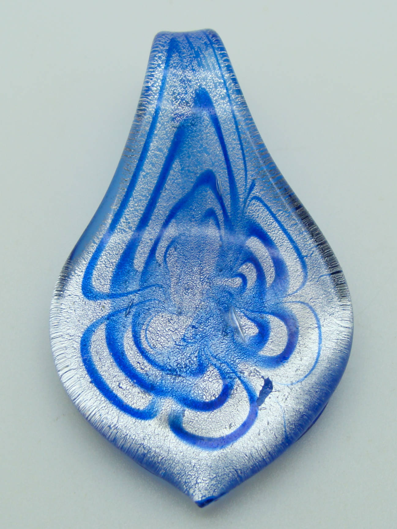 Pend-393-2 pendentif bleu fonce lampwork
