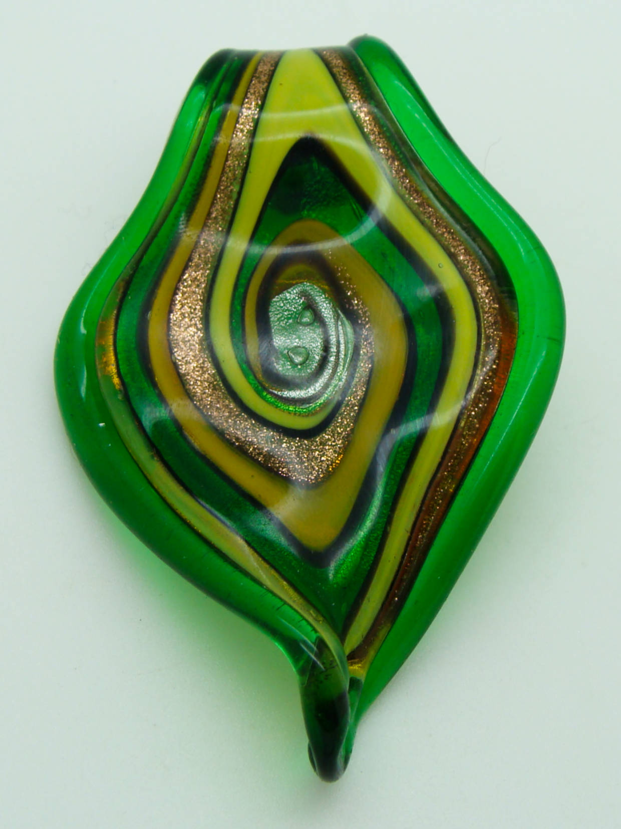 Pend-396-6 pendentif goutte vert volute lampwork