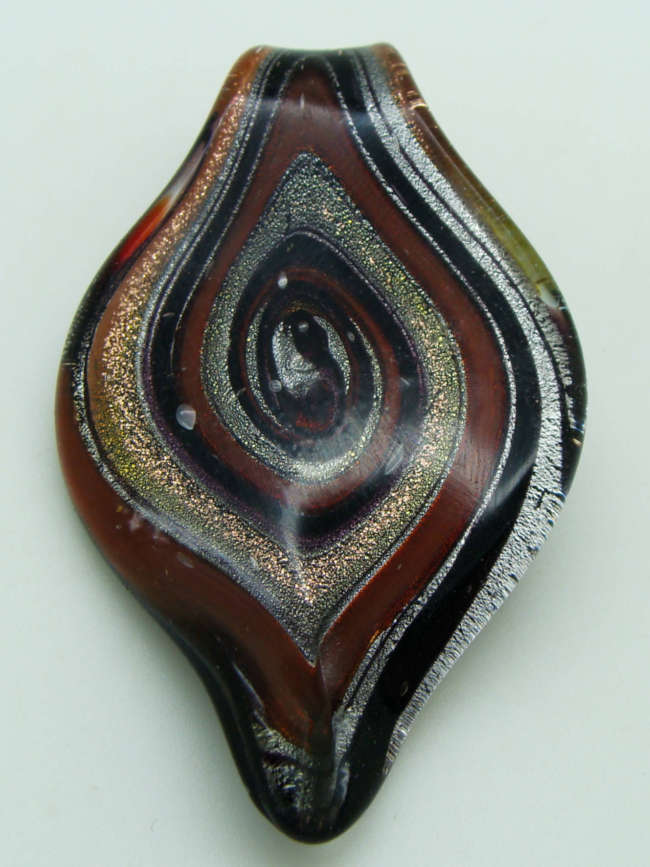 Pend-396-4 pendentif goutte noir volute lampwork