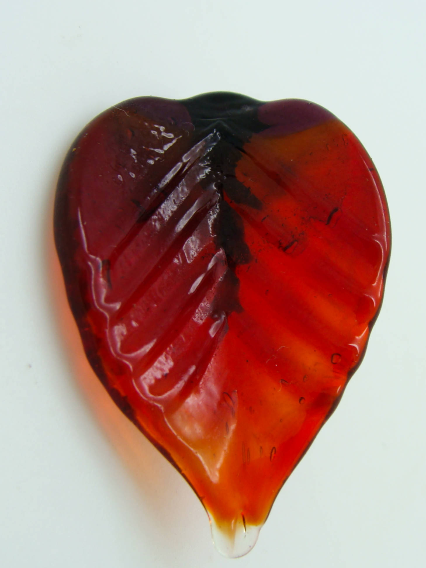 pendentif feuille rouge lampwork Pend-398-3