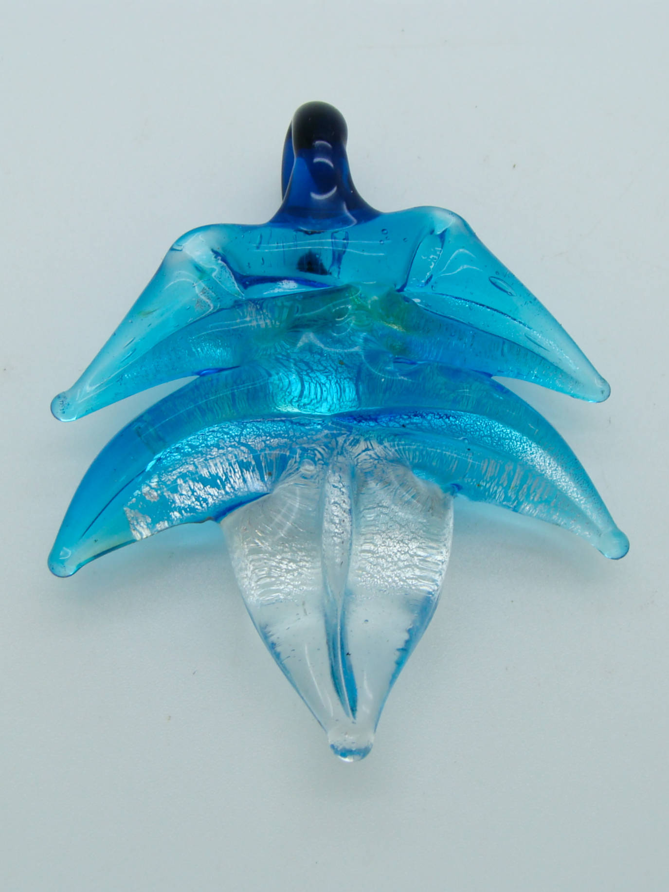 Pend-399-1 pendentif feuille bleu transparent lampwork