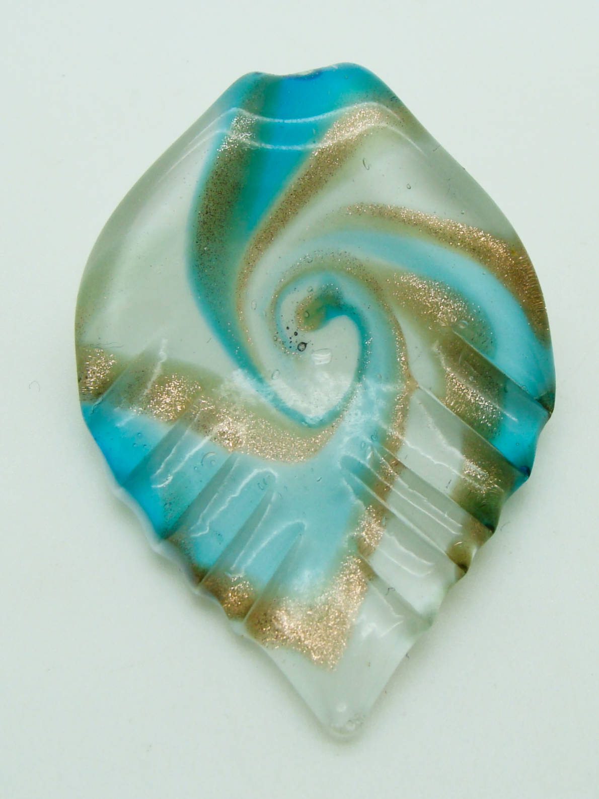 pendentif plume blanc bleu lampwork Pend-401-1