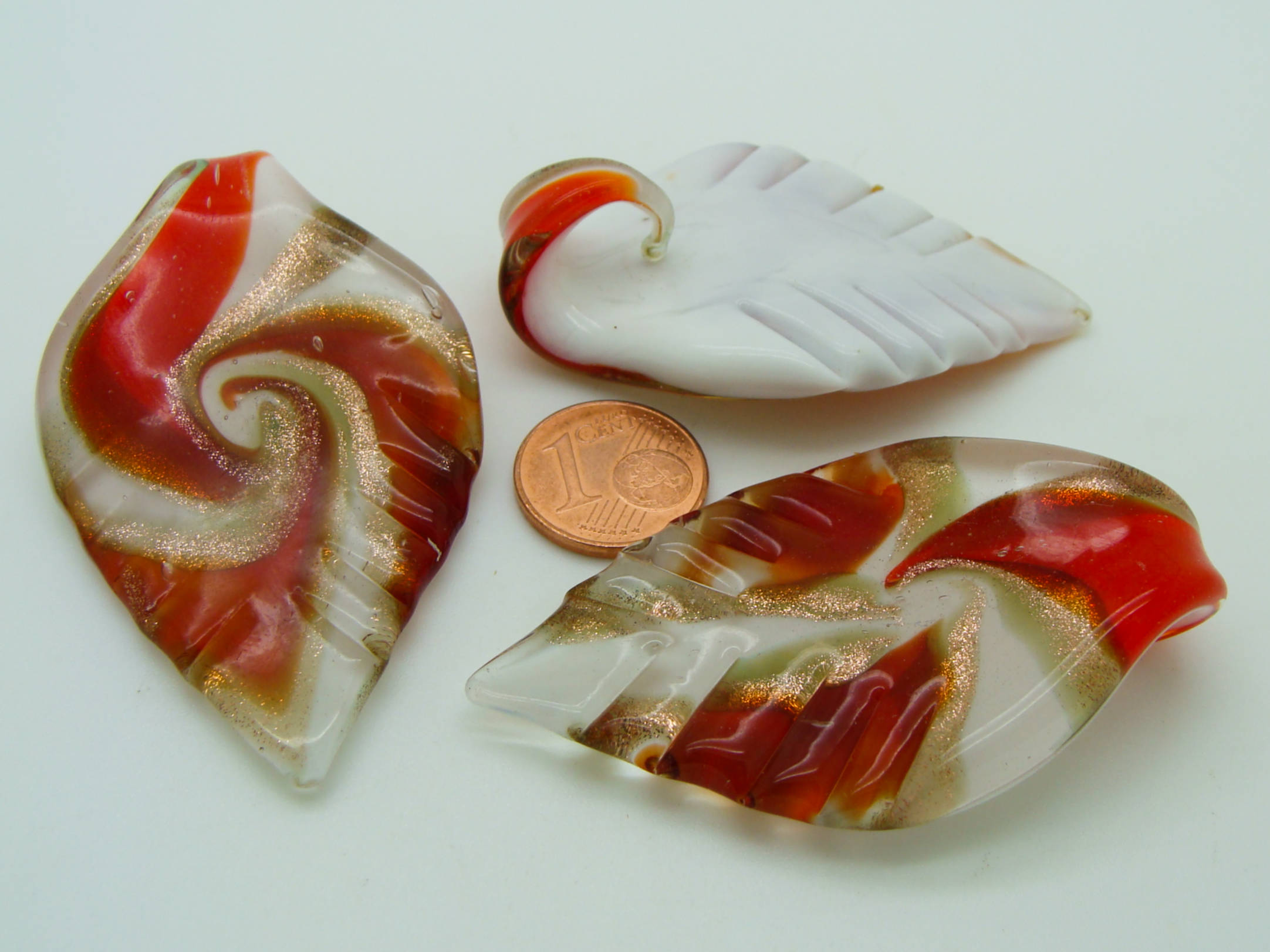 pendentif plume blanc rouge verre Pend-401-3